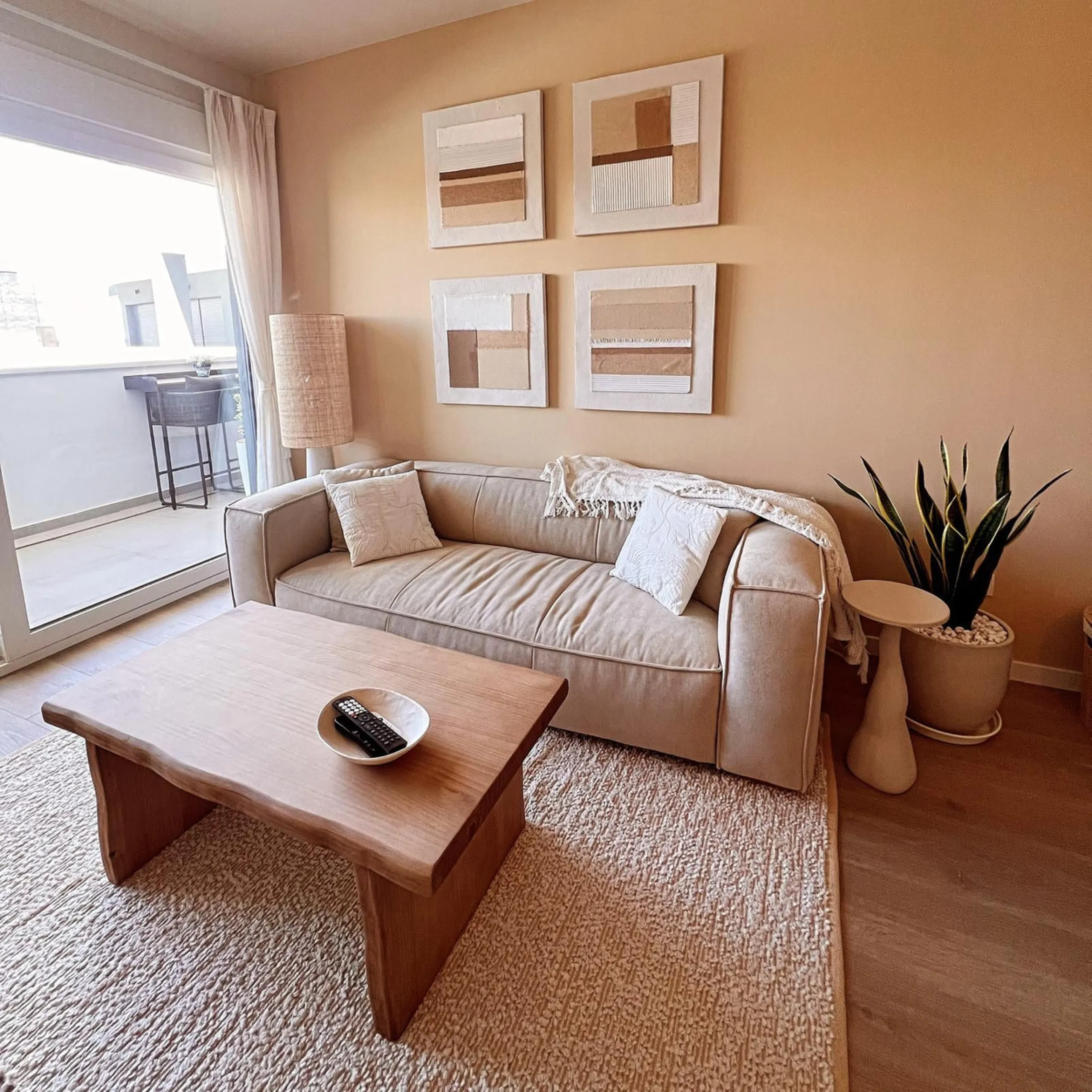 Apartment - Middle Floor Apartment в продаже в Estepona, Málaga. В доме 2 спален и 2 ванных комнат. Площадь дома 99 м²