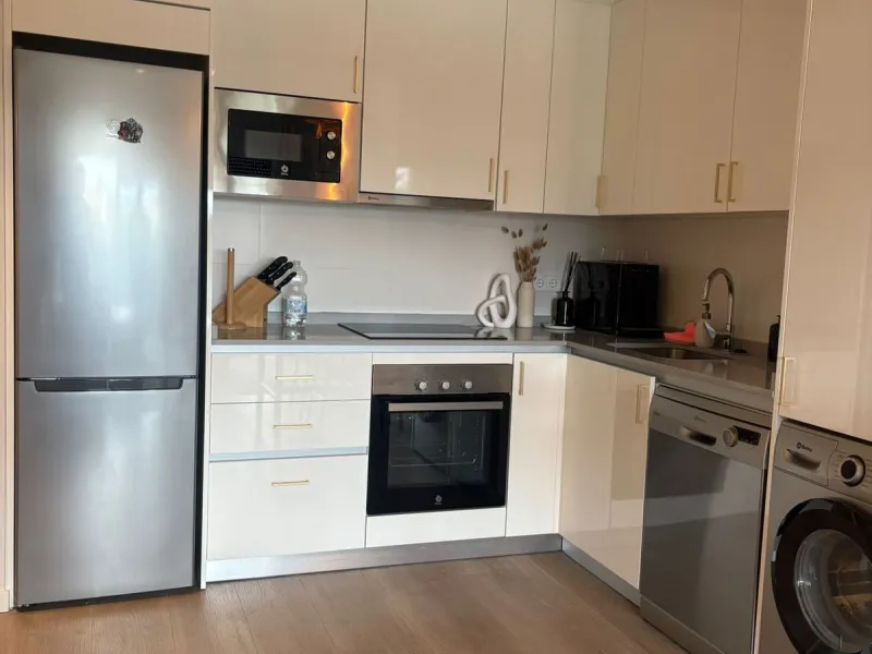 Apartment - Middle Floor Apartment в продаже в Estepona, Málaga. В доме 2 спален и 2 ванных комнат. Площадь дома 99 м²