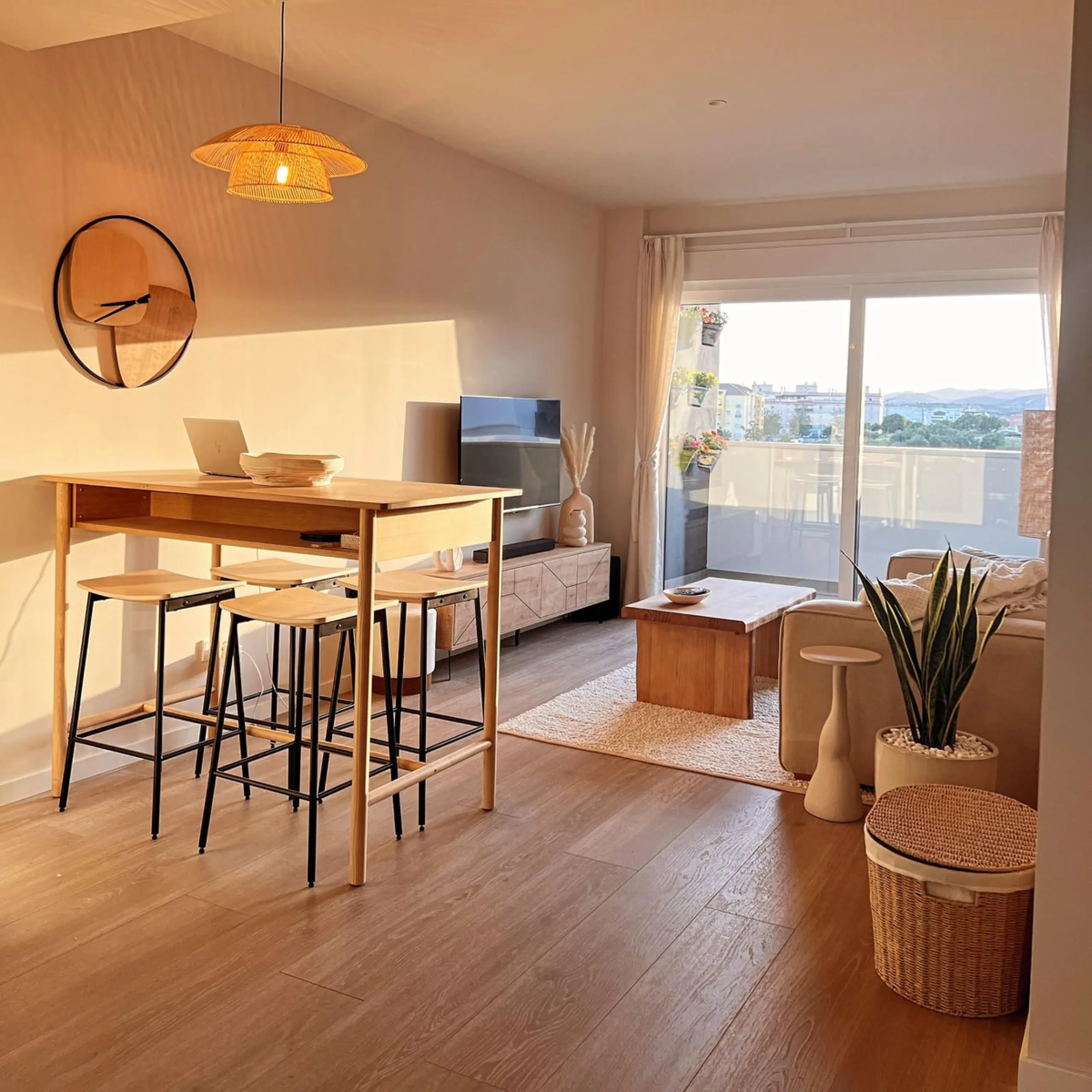 Apartment - Middle Floor Apartment в продаже в Estepona, Málaga. В доме 2 спален и 2 ванных комнат. Площадь дома 99 м²
