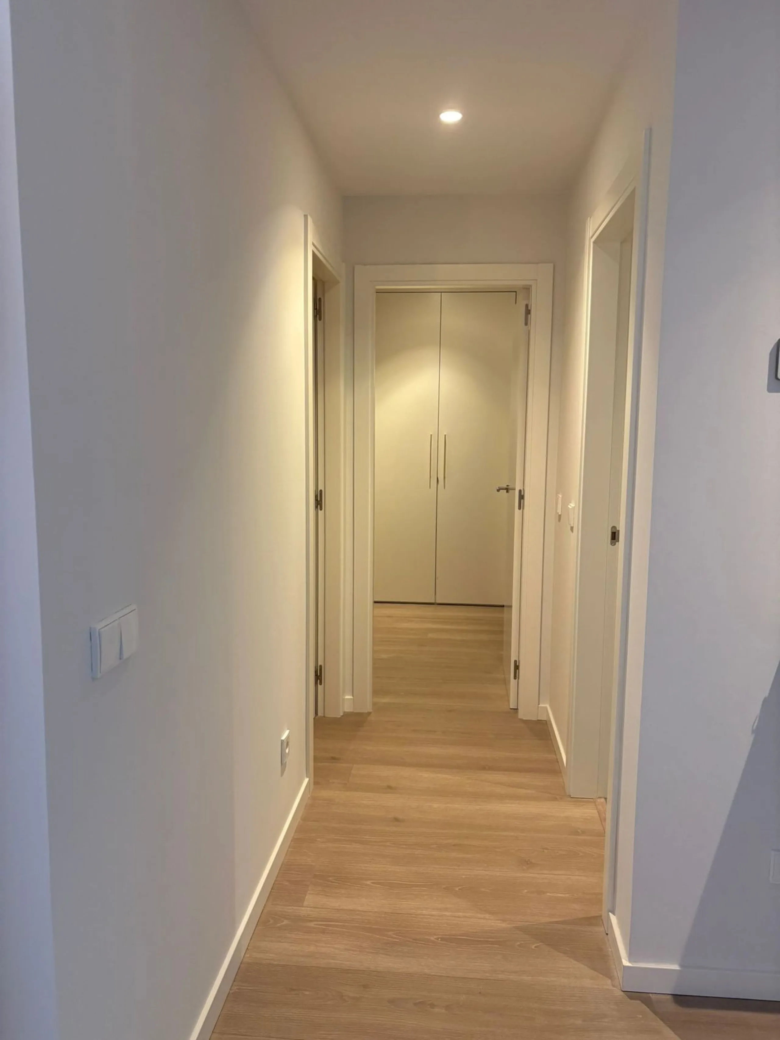 Apartment - Middle Floor Apartment в продаже в Estepona, Málaga. В доме 2 спален и 2 ванных комнат. Площадь дома 99 м²