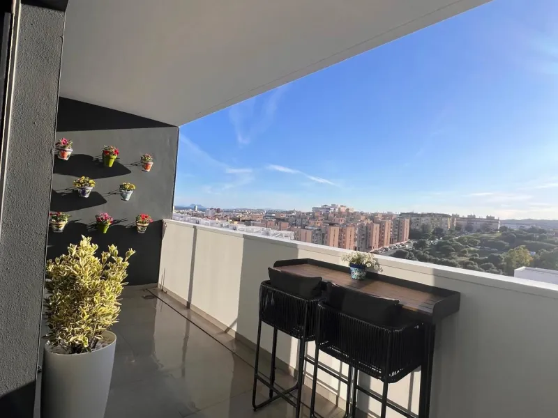 Apartment - Middle Floor Apartment в продаже в Estepona, Málaga. В доме 2 спален и 2 ванных комнат. Площадь дома 99 м²