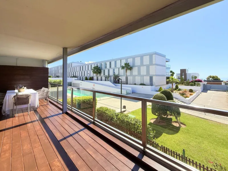 EXCLUSIVE LUXURY APARTMENT WITH LARGE TERRACE AND SEA VIEWS IN A PRIVATE RESIDENTIAL COMPLEX