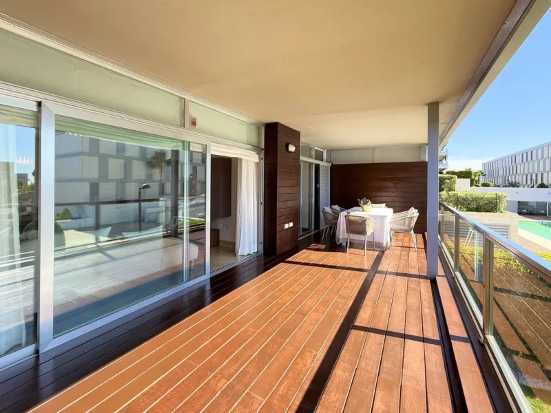 EXCLUSIVE LUXURY APARTMENT WITH LARGE TERRACE AND SEA VIEWS IN A PRIVATE RESIDENTIAL COMPLEX