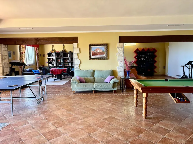 Stunning Villa with Sea and Mountain Views in Forest Hills (Estepona)