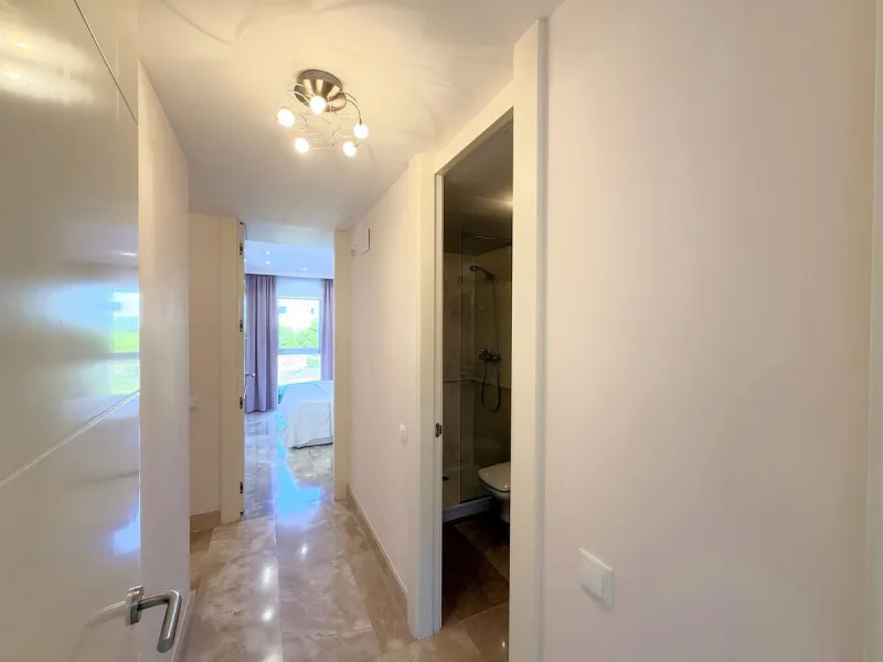 EXCLUSIVE LUXURY APARTMENT WITH LARGE TERRACE AND SEA VIEWS IN A PRIVATE RESIDENTIAL COMPLEX