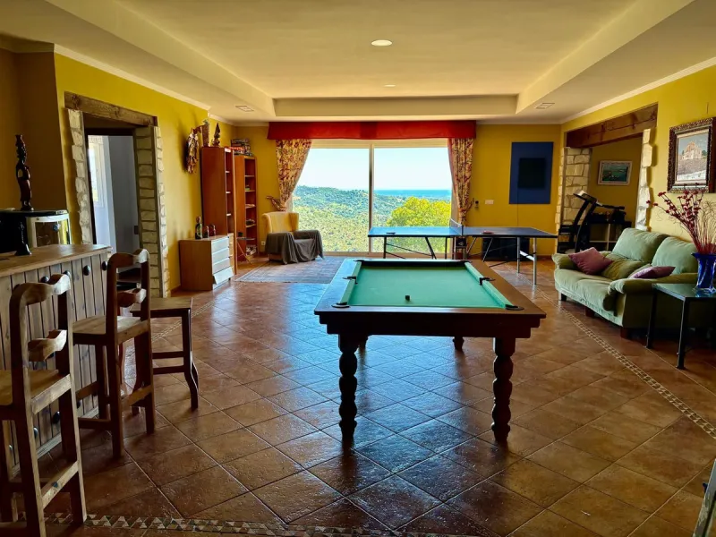 Stunning Villa with Sea and Mountain Views in Forest Hills (Estepona)