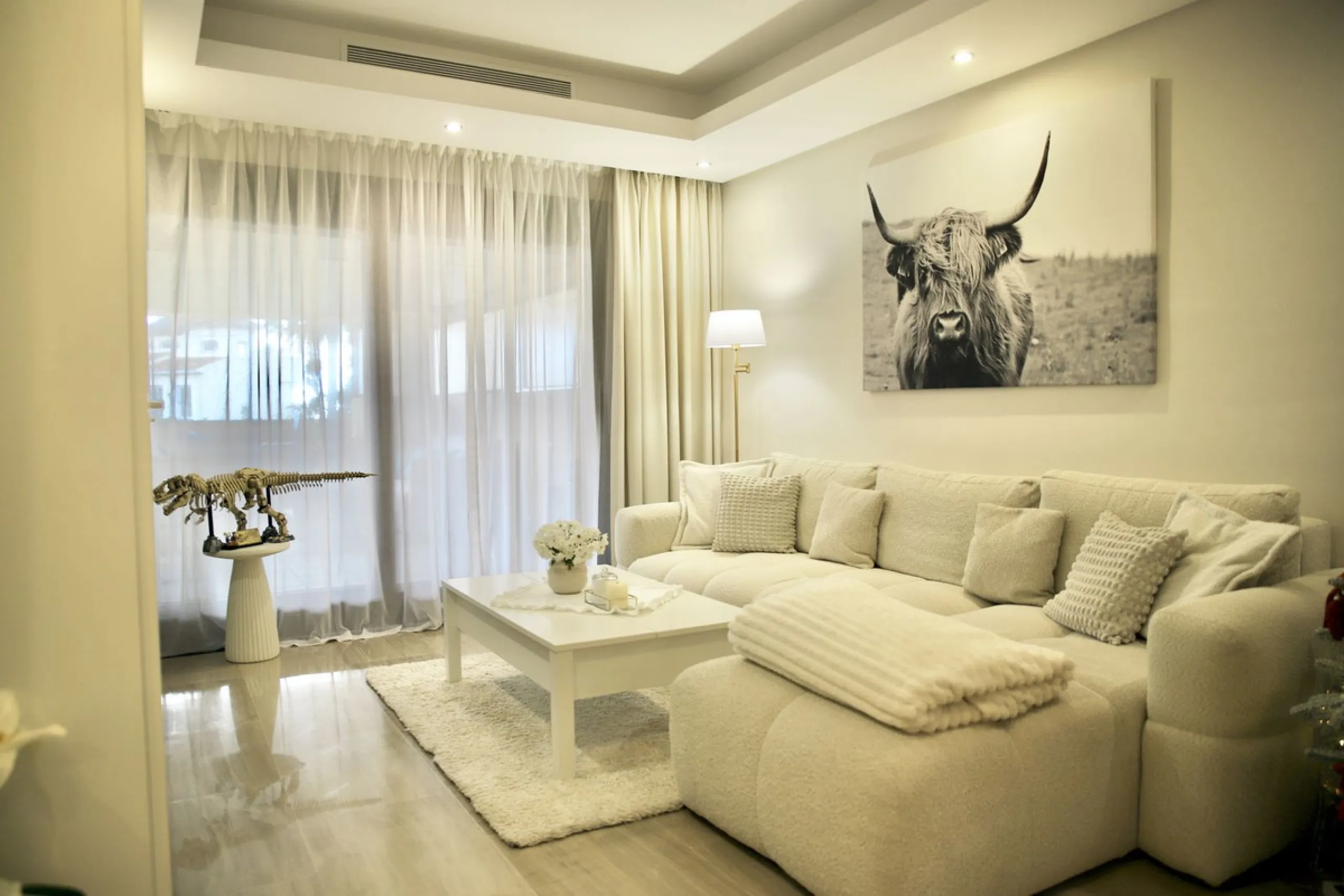 Ground floor apartment with terrace in Bahía de la Plata (Estepona) + garage and storage room.
