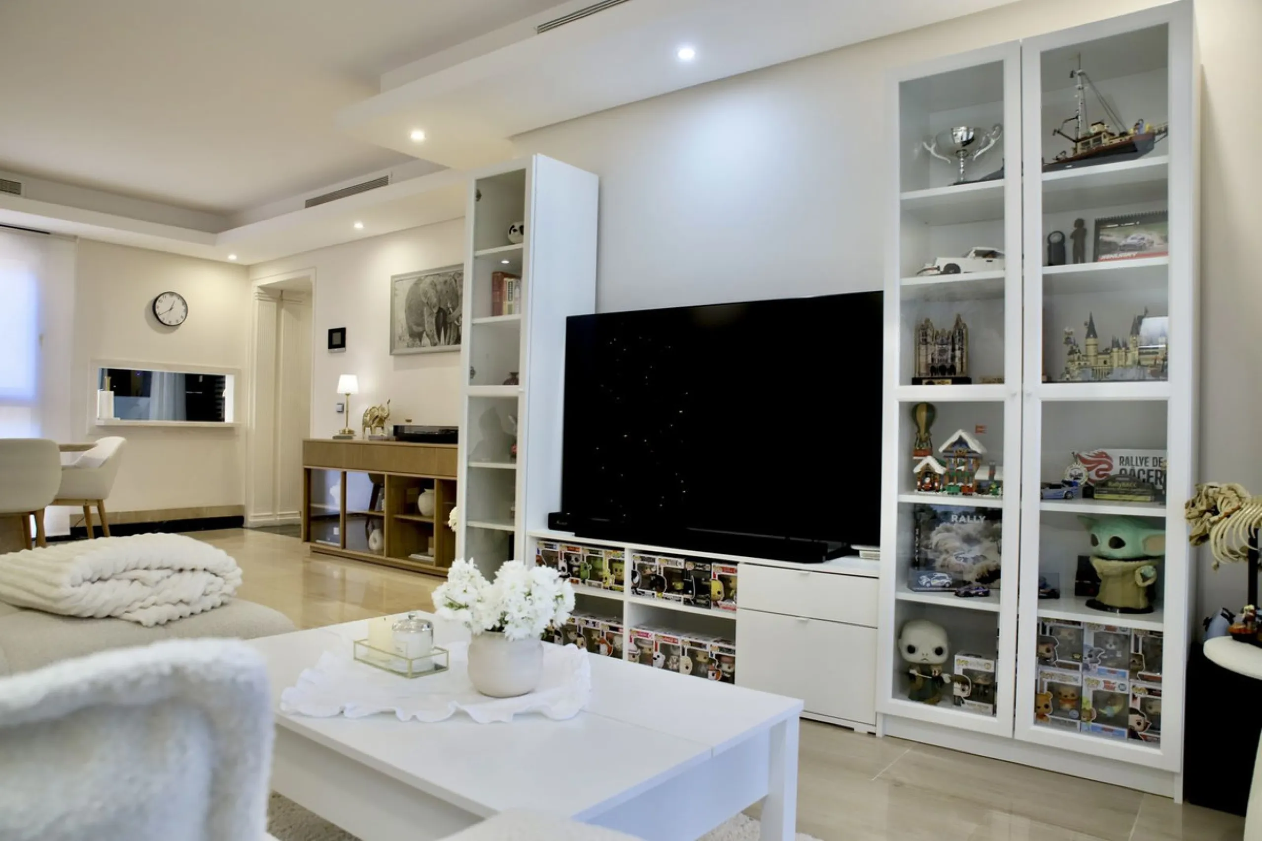 Ground floor apartment with terrace in Bahía de la Plata (Estepona) + garage and storage room.