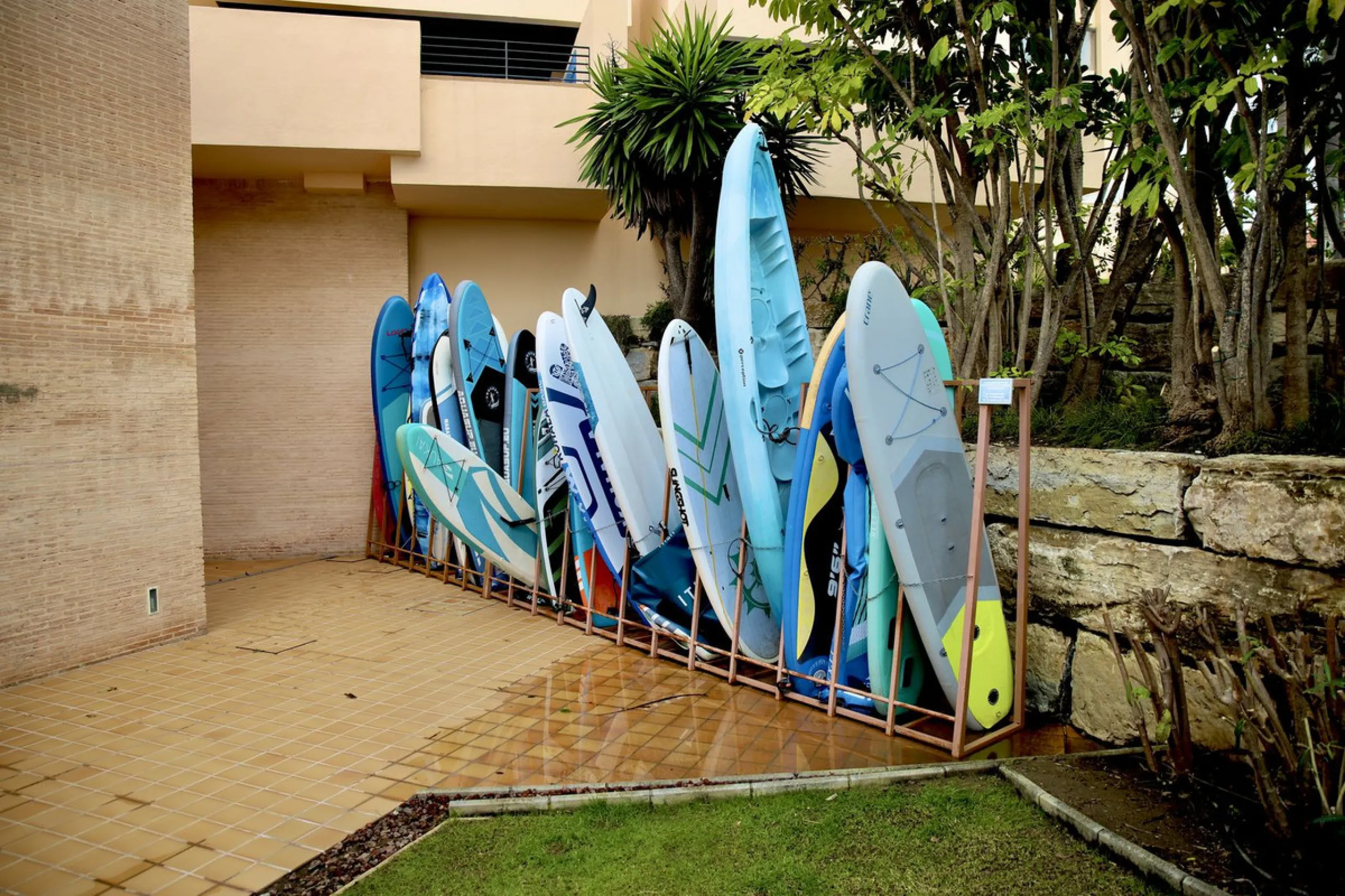 Ground floor apartment with terrace in Bahía de la Plata (Estepona) + garage and storage room.