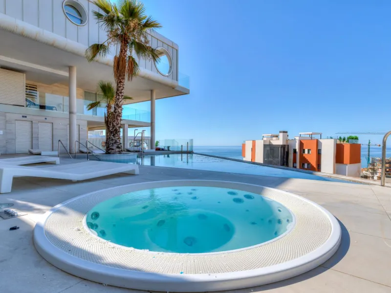 Apartment - Middle Floor Apartment в продаже в Fuengirola, Málaga. В доме 3 спален и 2 ванных комнат. Площадь дома 178 м²