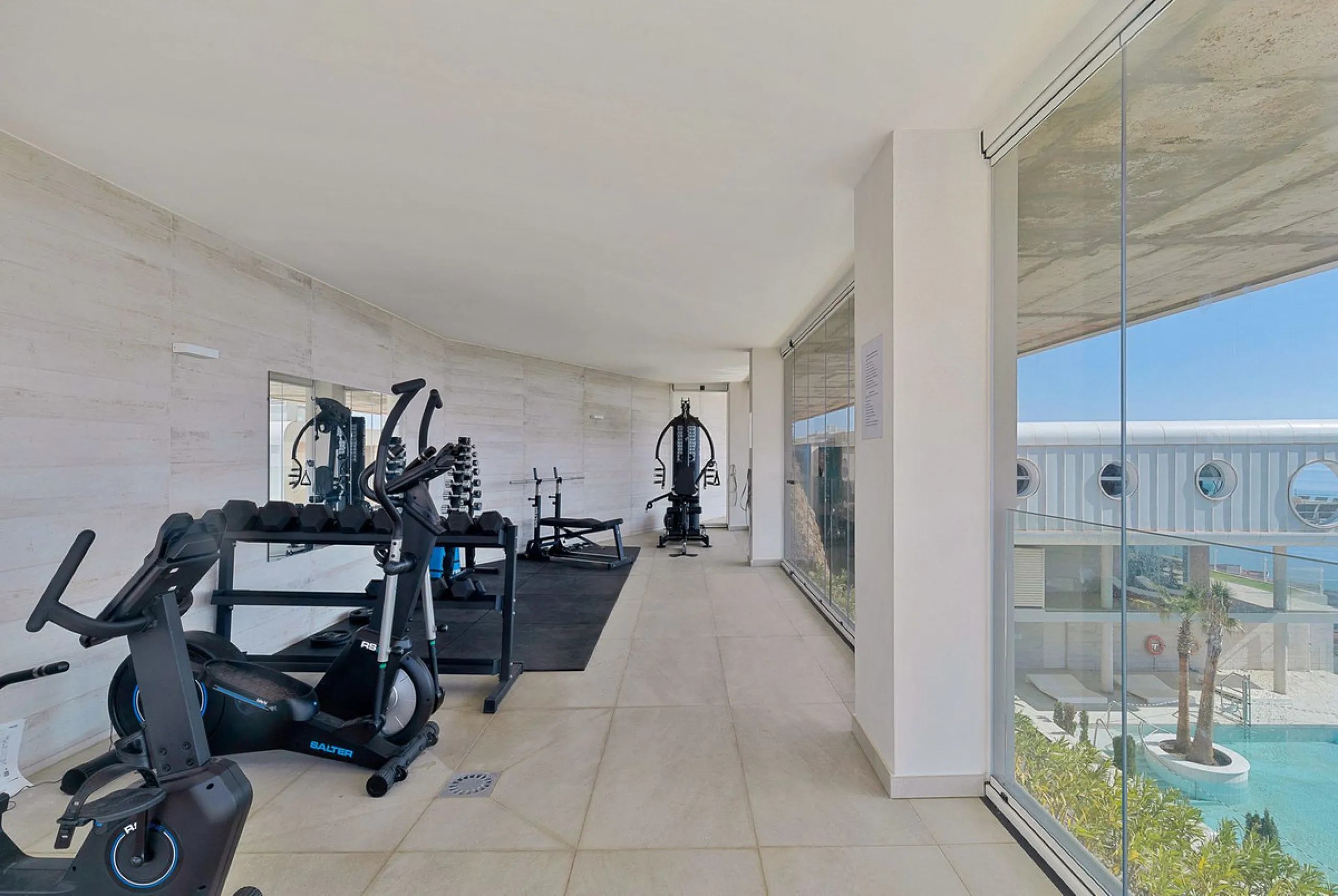 Apartment - Middle Floor Apartment в продаже в Fuengirola, Málaga. В доме 3 спален и 2 ванных комнат. Площадь дома 178 м²