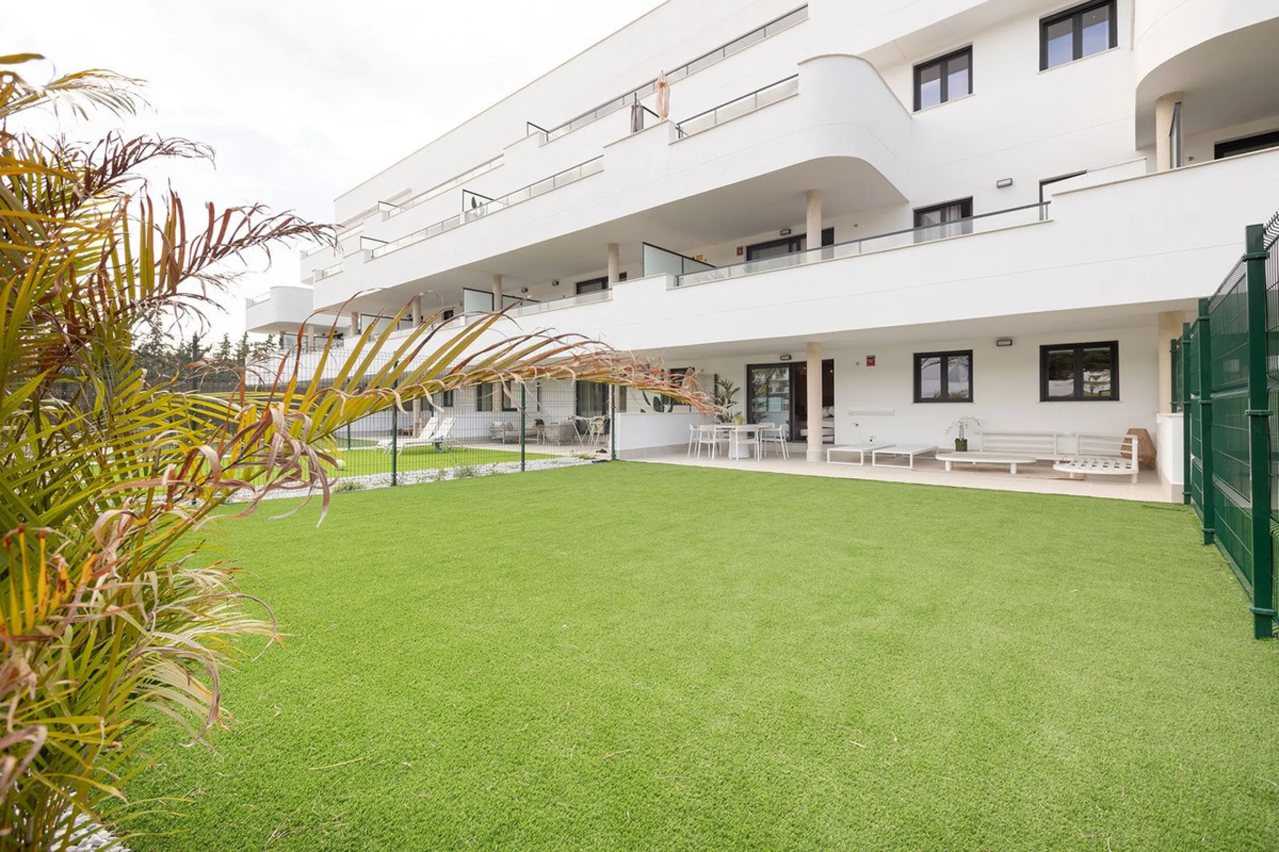 Stylish Ground Floor Apartment with Spacious Garden in Aranya Estepona!
