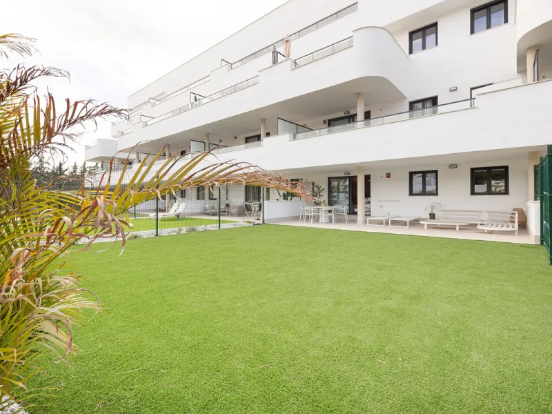 Stylish Ground Floor Apartment with Spacious Garden in Aranya Estepona!