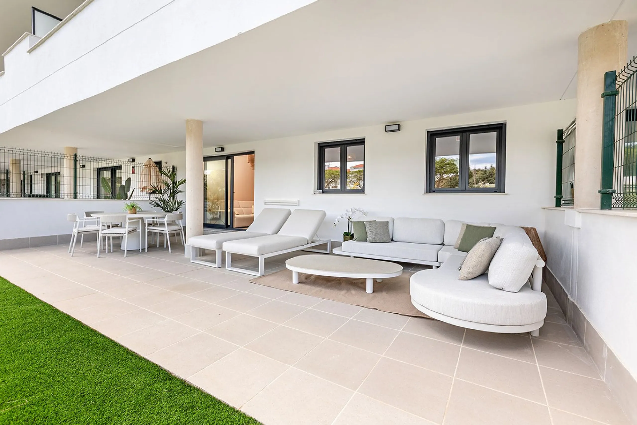 Stylish Ground Floor Apartment with Spacious Garden in Aranya Estepona!