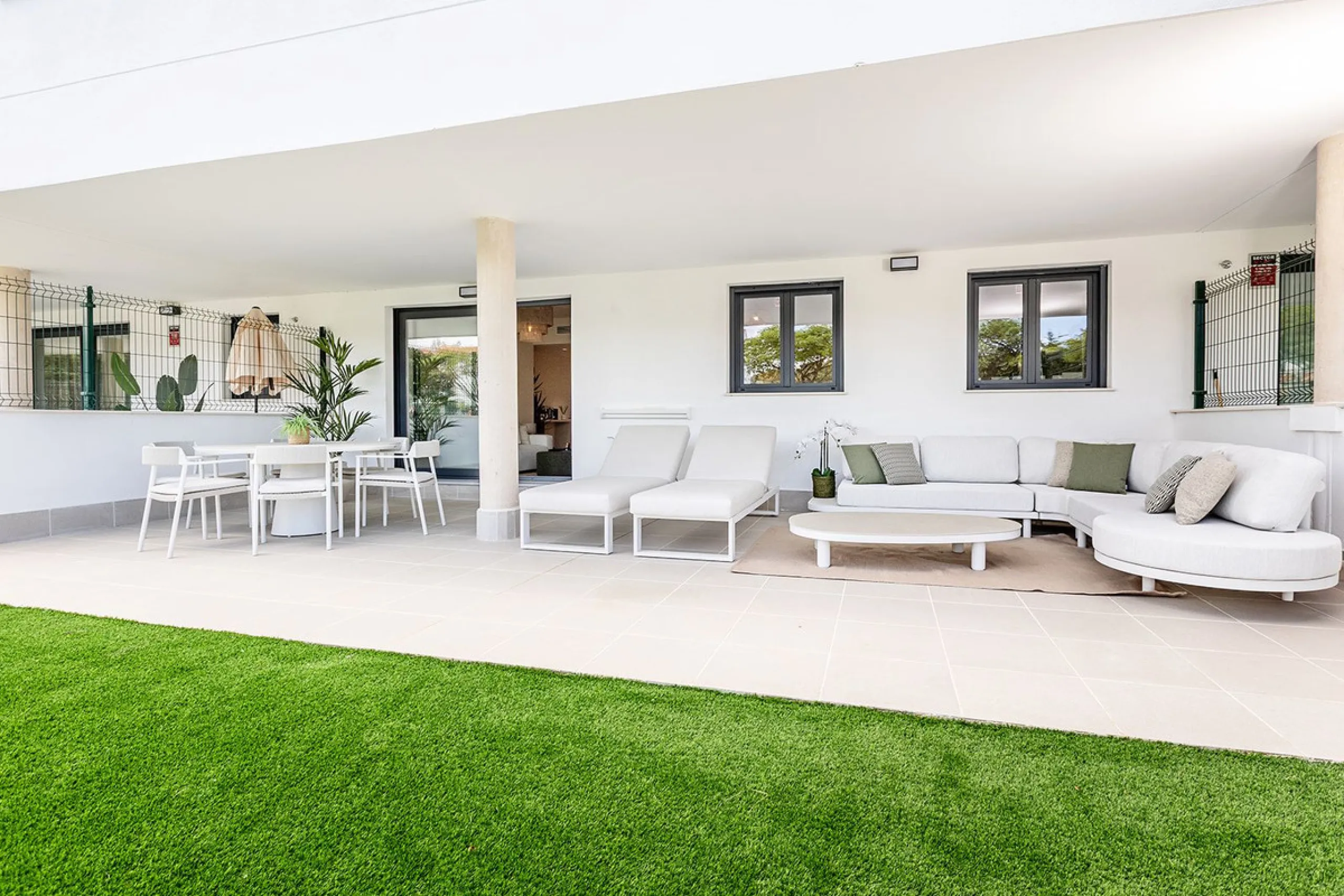 Stylish Ground Floor Apartment with Spacious Garden in Aranya Estepona!