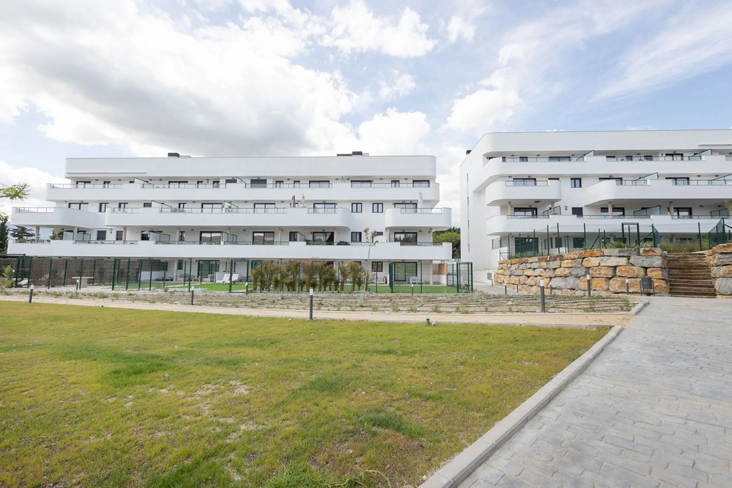 Stylish Ground Floor Apartment with Spacious Garden in Aranya Estepona!