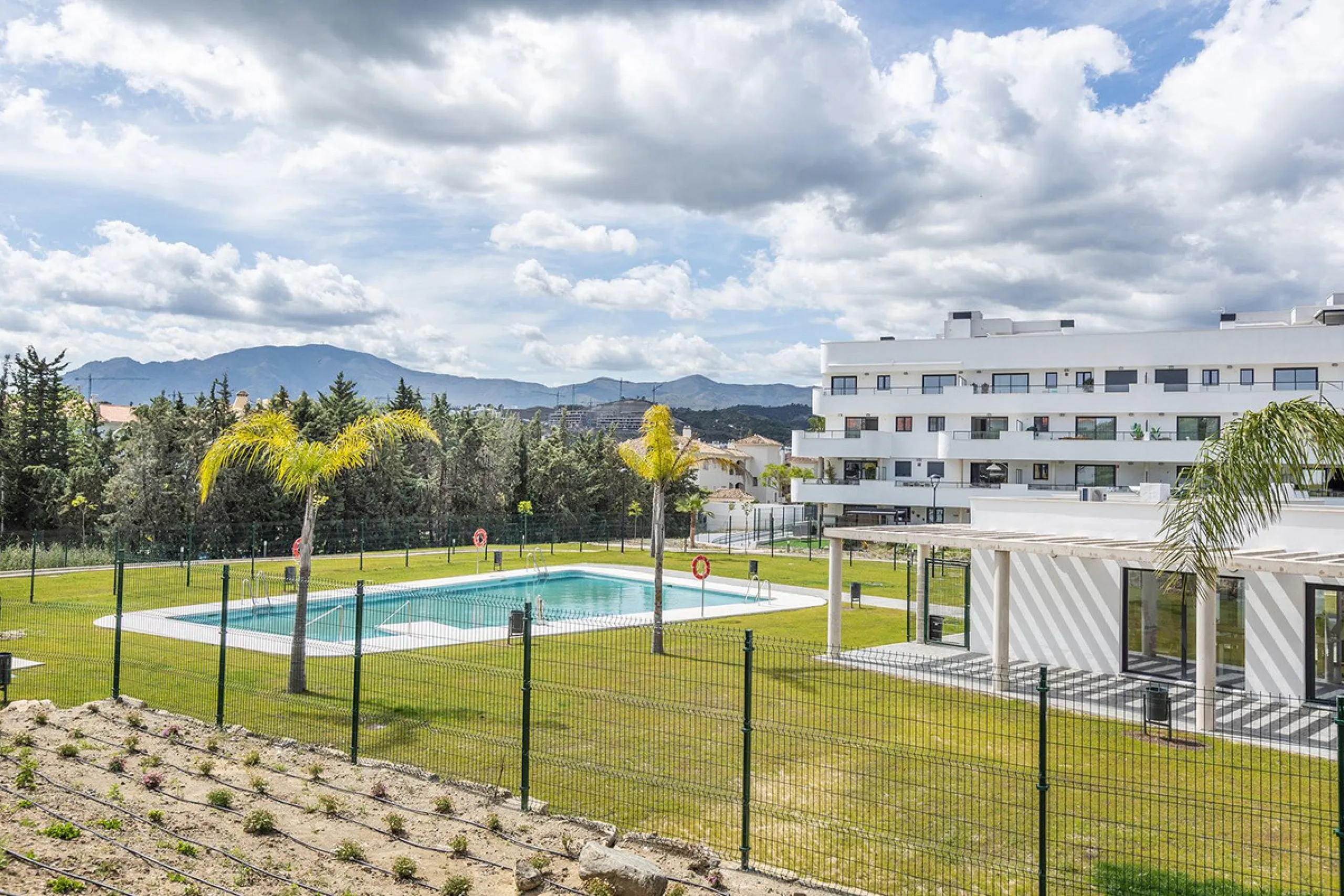 Stylish Ground Floor Apartment with Spacious Garden in Aranya Estepona!