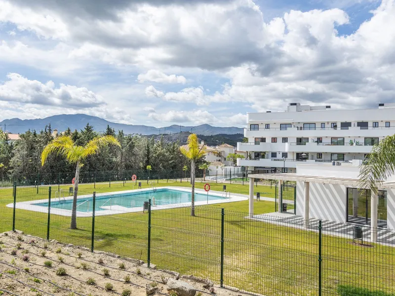 Stylish Ground Floor Apartment with Spacious Garden in Aranya Estepona!