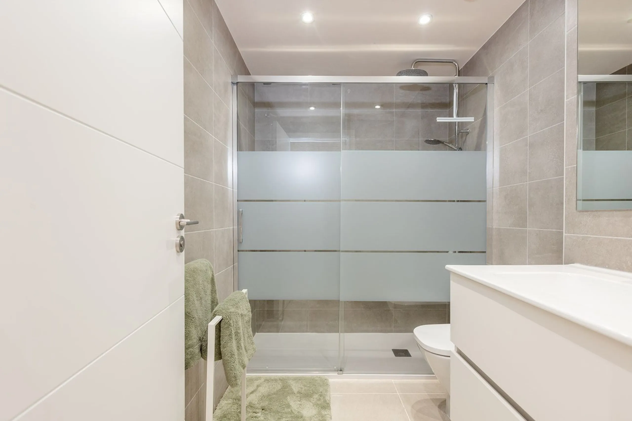 Stylish Ground Floor Apartment with Spacious Garden in Aranya Estepona!