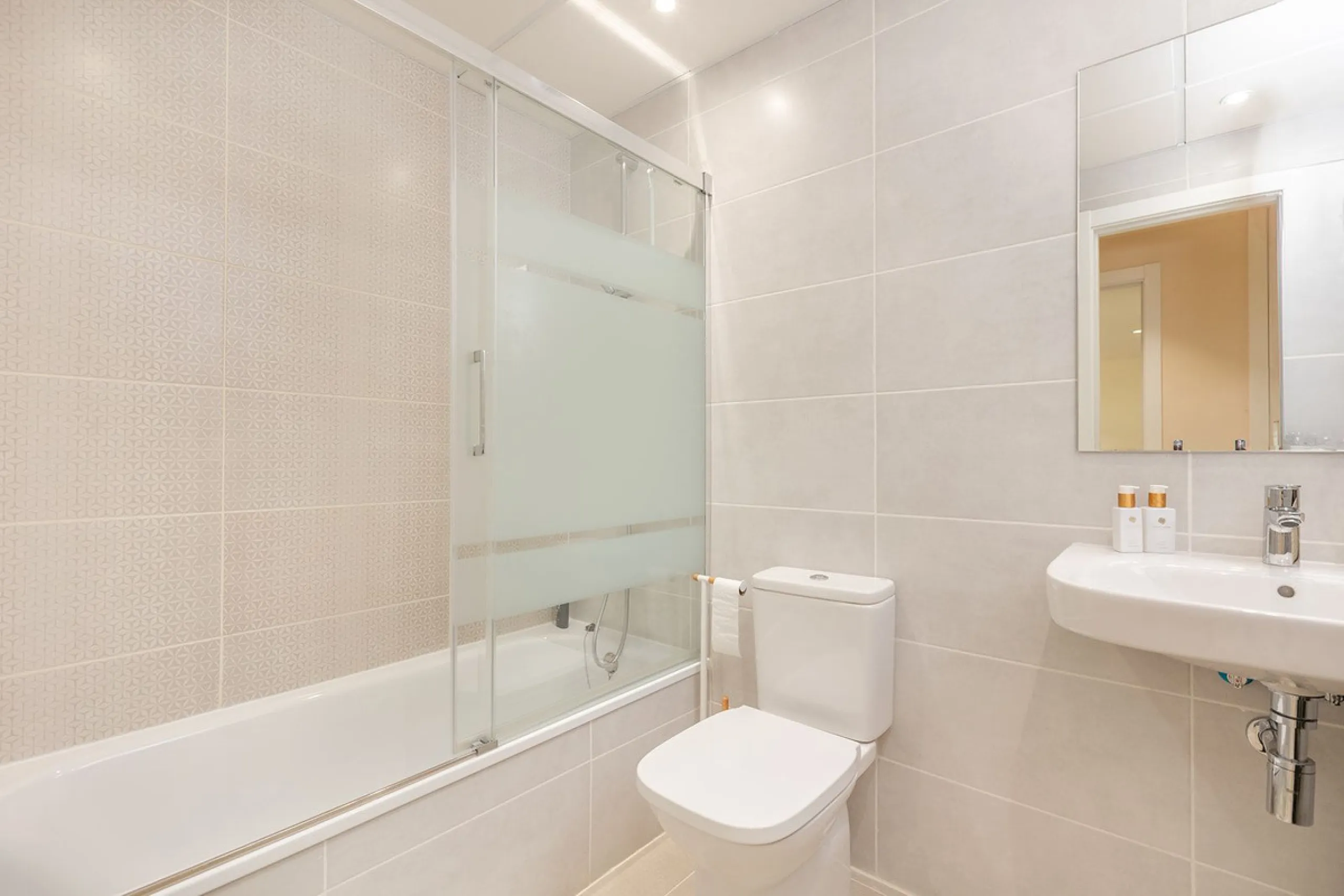 Stylish Ground Floor Apartment with Spacious Garden in Aranya Estepona!