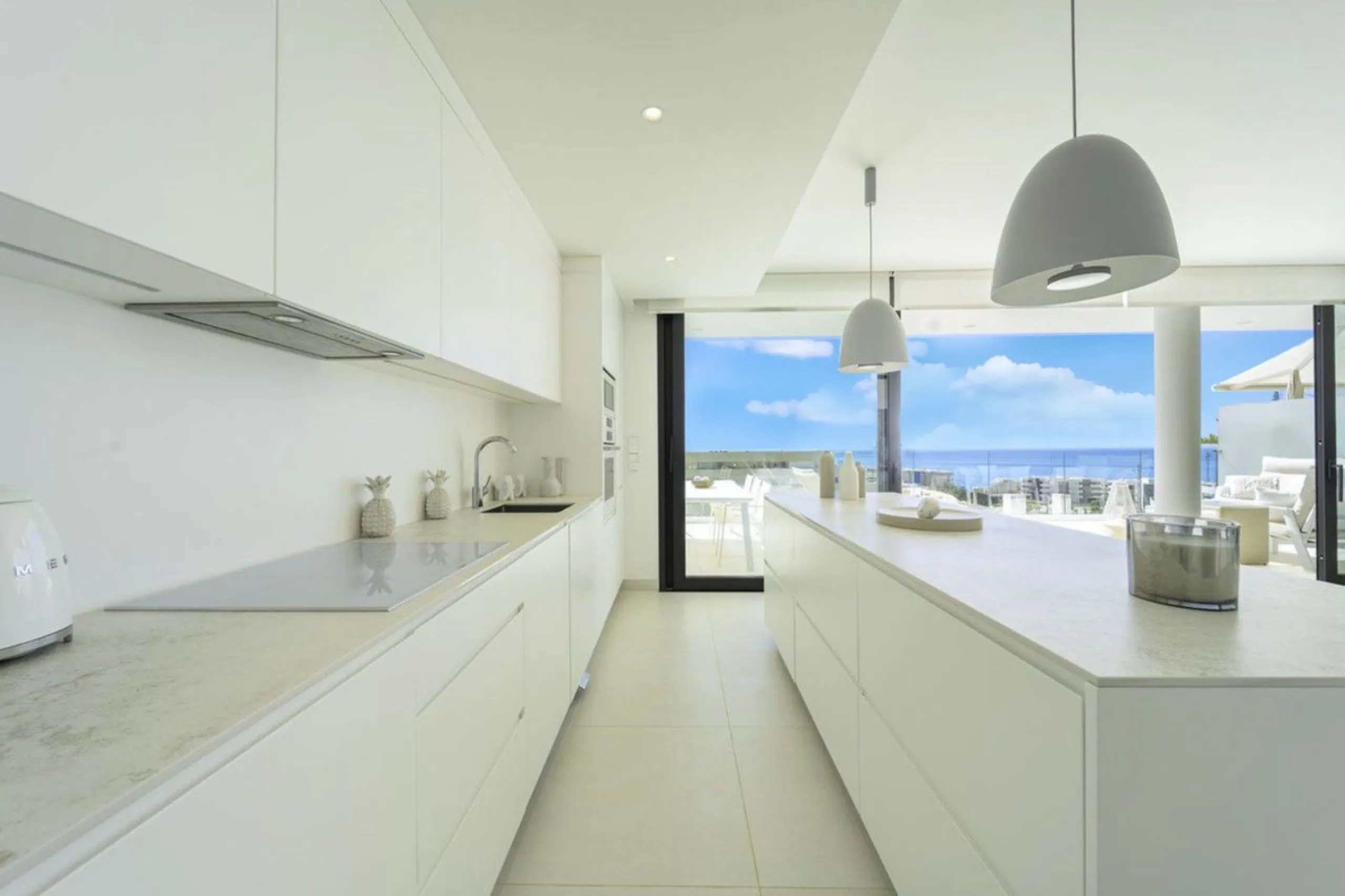 TOP FLOOR APARTMENT FOR SALE IN HIGUERON WEST WITH  STUNNING SEA VIEWS!