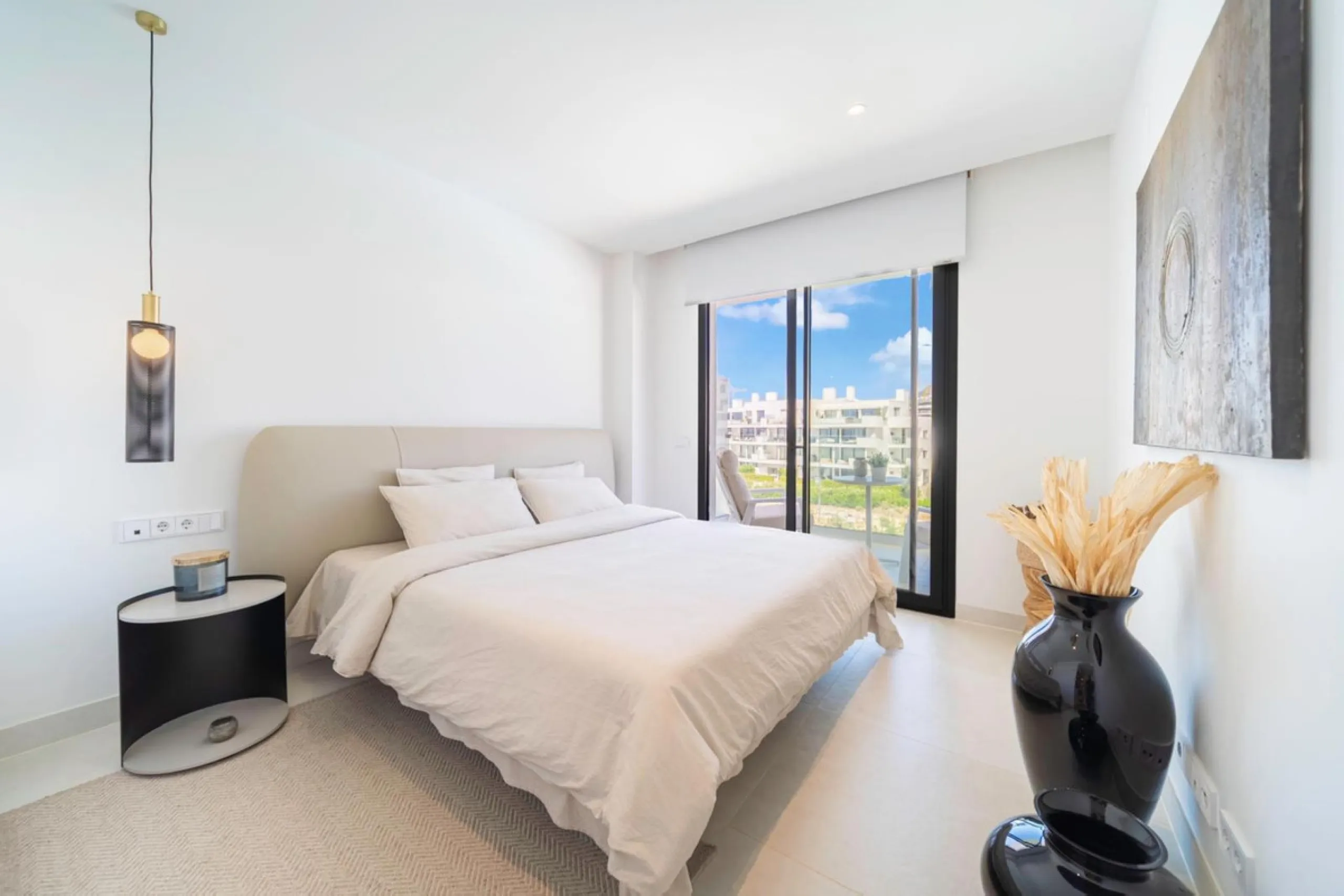 TOP FLOOR APARTMENT FOR SALE IN HIGUERON WEST WITH  STUNNING SEA VIEWS!