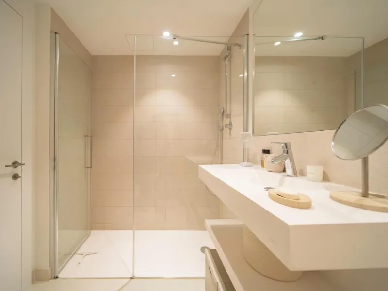 TOP FLOOR APARTMENT FOR SALE IN HIGUERON WEST WITH  STUNNING SEA VIEWS!