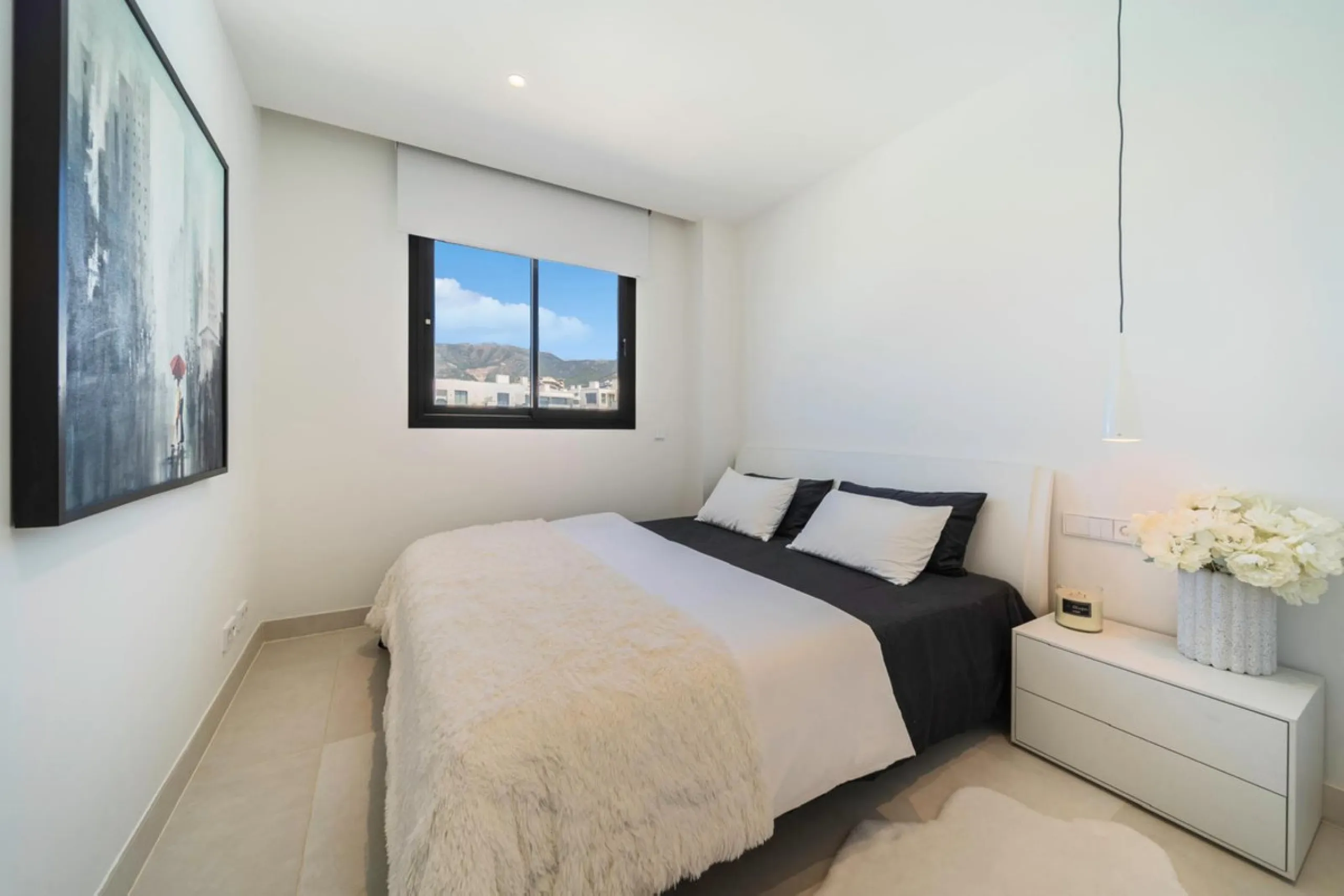 TOP FLOOR APARTMENT FOR SALE IN HIGUERON WEST WITH  STUNNING SEA VIEWS!