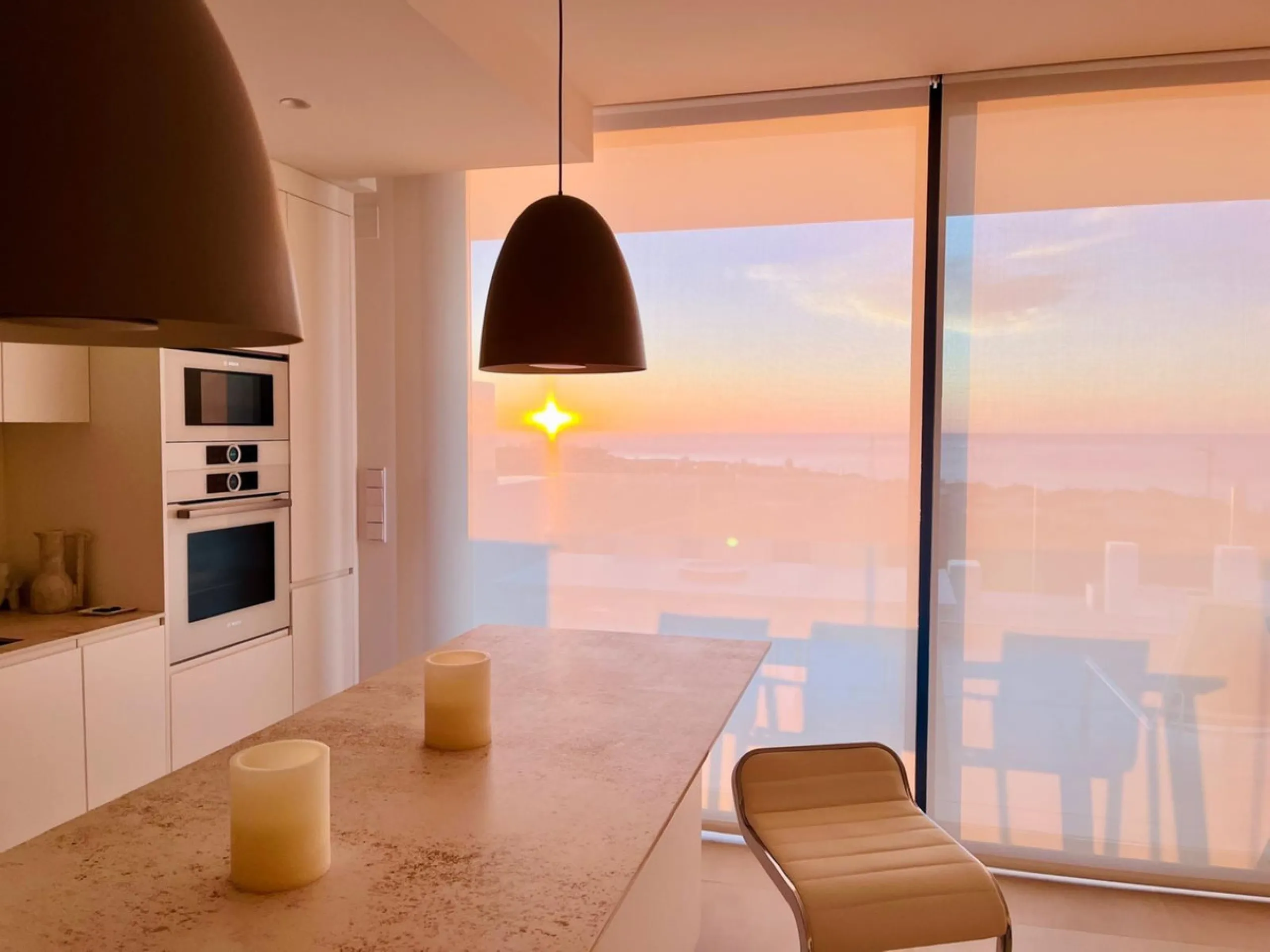 TOP FLOOR APARTMENT FOR SALE IN HIGUERON WEST WITH  STUNNING SEA VIEWS!
