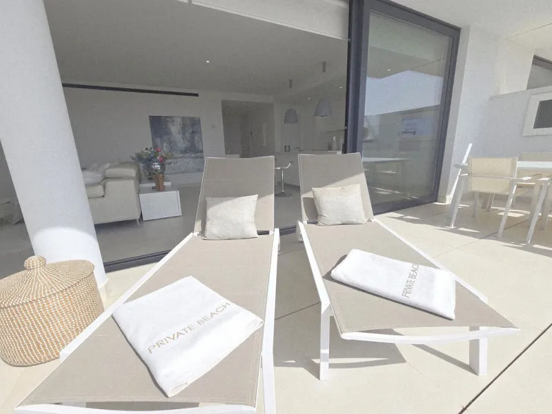 TOP FLOOR APARTMENT FOR SALE IN HIGUERON WEST WITH  STUNNING SEA VIEWS!