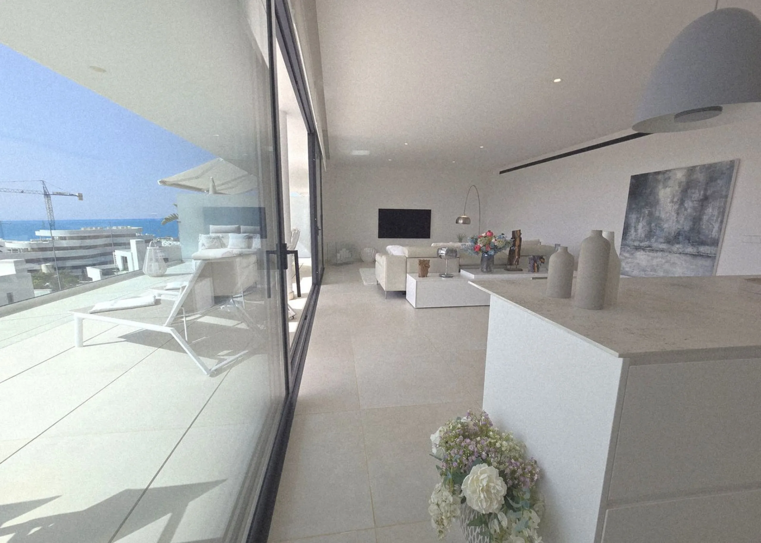 TOP FLOOR APARTMENT FOR SALE IN HIGUERON WEST WITH  STUNNING SEA VIEWS!