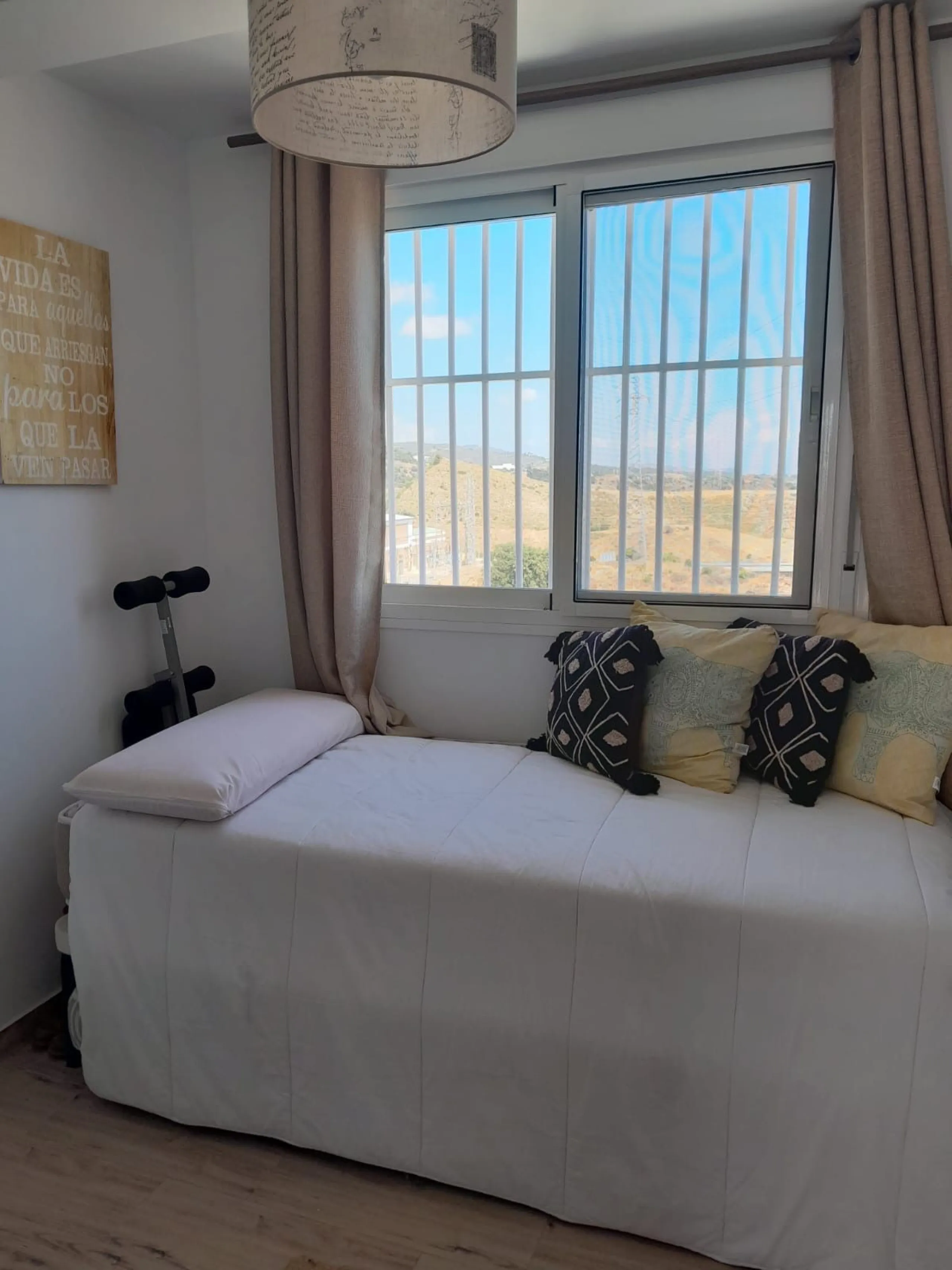 Magnificent detached house set on a generous 1,996 m² plot, designed to offer comfort, privacy, and endless customization possibilities.
