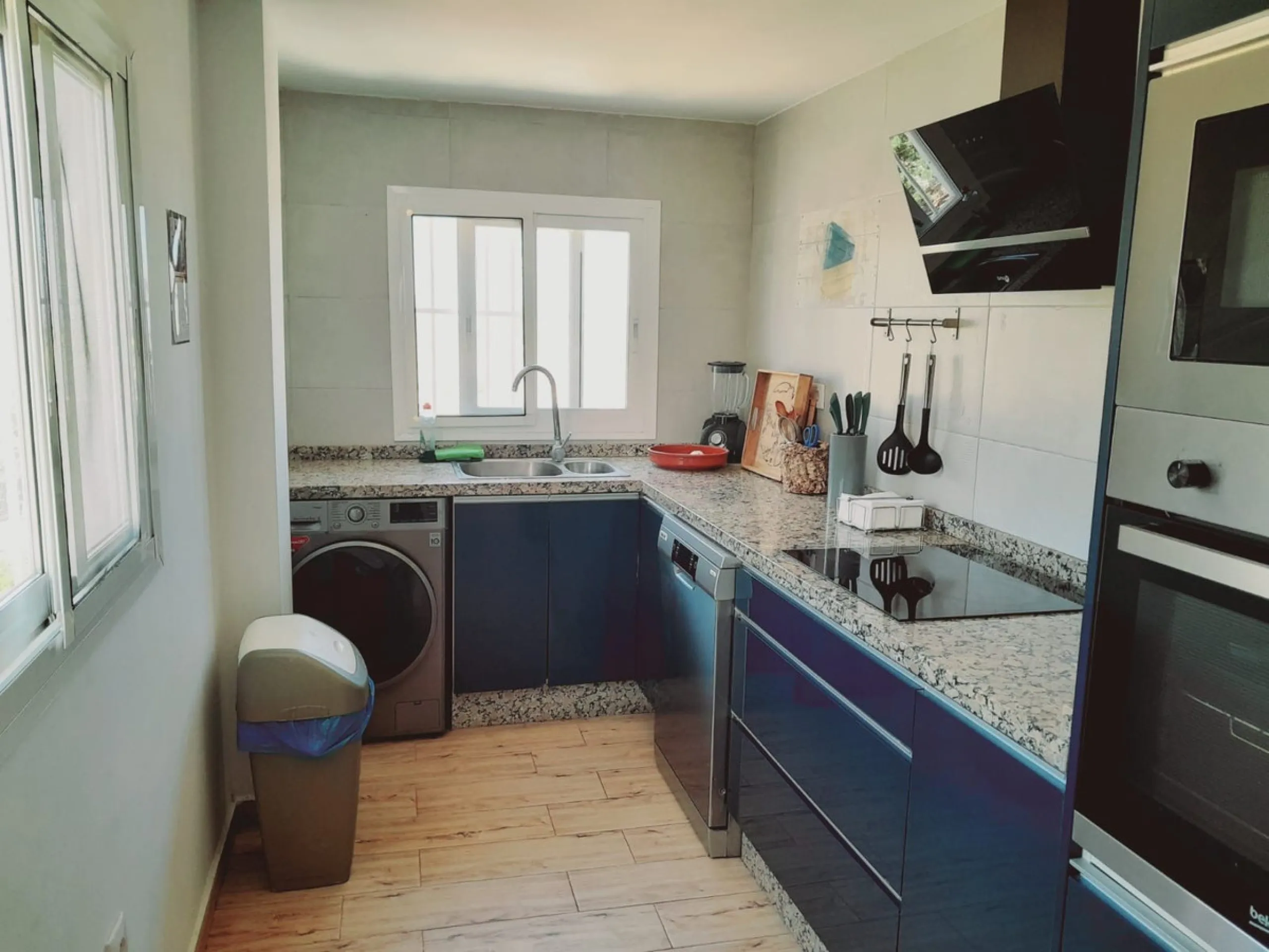 Magnificent detached house set on a generous 1,996 m² plot, designed to offer comfort, privacy, and endless customization possibilities.
