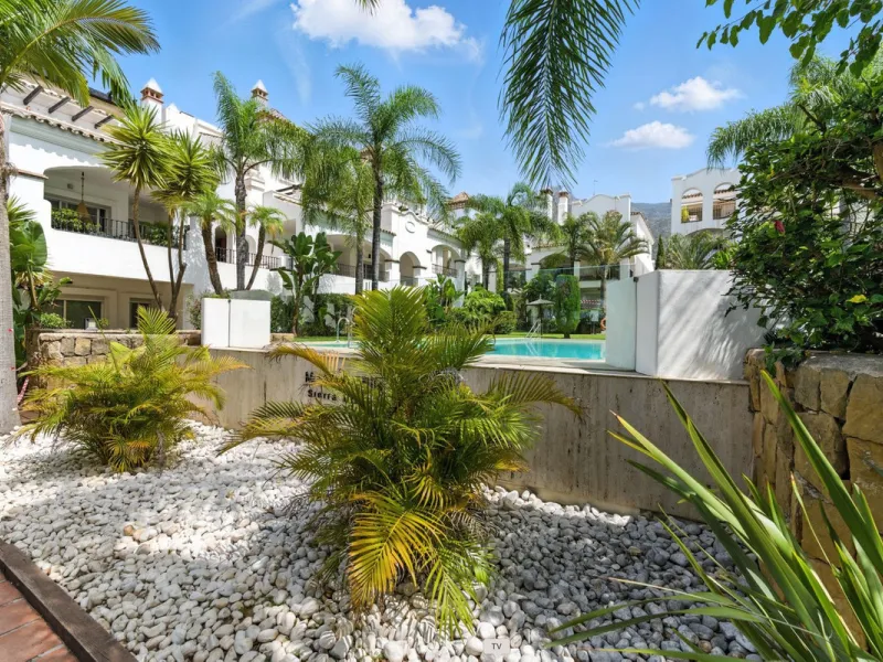 Exclusive 4-Bedroom Apartment on Marbella's Prestigious Golden Mile