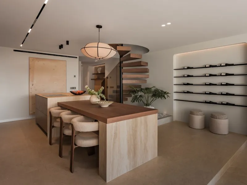 Step into this elegant 3-bedroom, 3-bathroom townhouse, beautifully positioned in one of Aloha's most desirable residential areas.