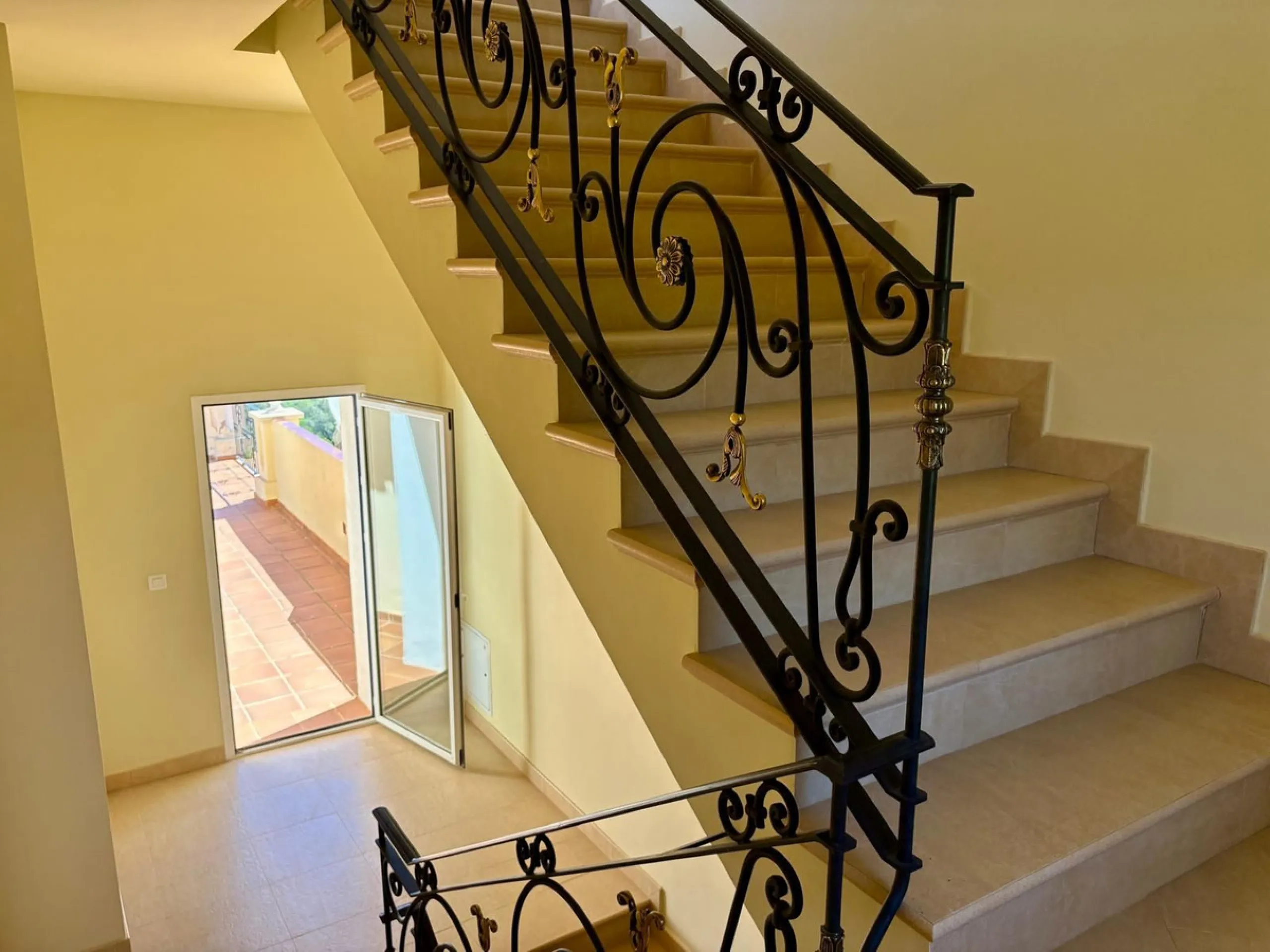 Stunning Villa with Sea and Mountain Views in Forest Hills (Estepona)