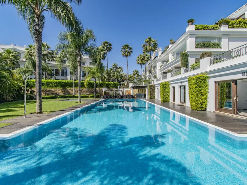 LUXURY BEACHFRONT PROPERTY WITH UNFINISHED SEA VIEWS