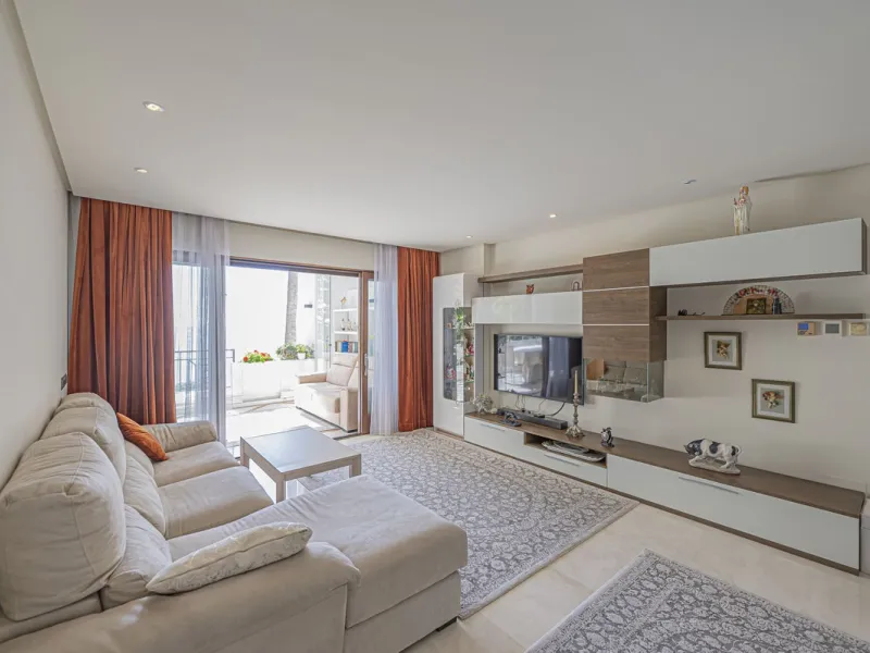 LUXURY BEACHFRONT PROPERTY WITH UNFINISHED SEA VIEWS