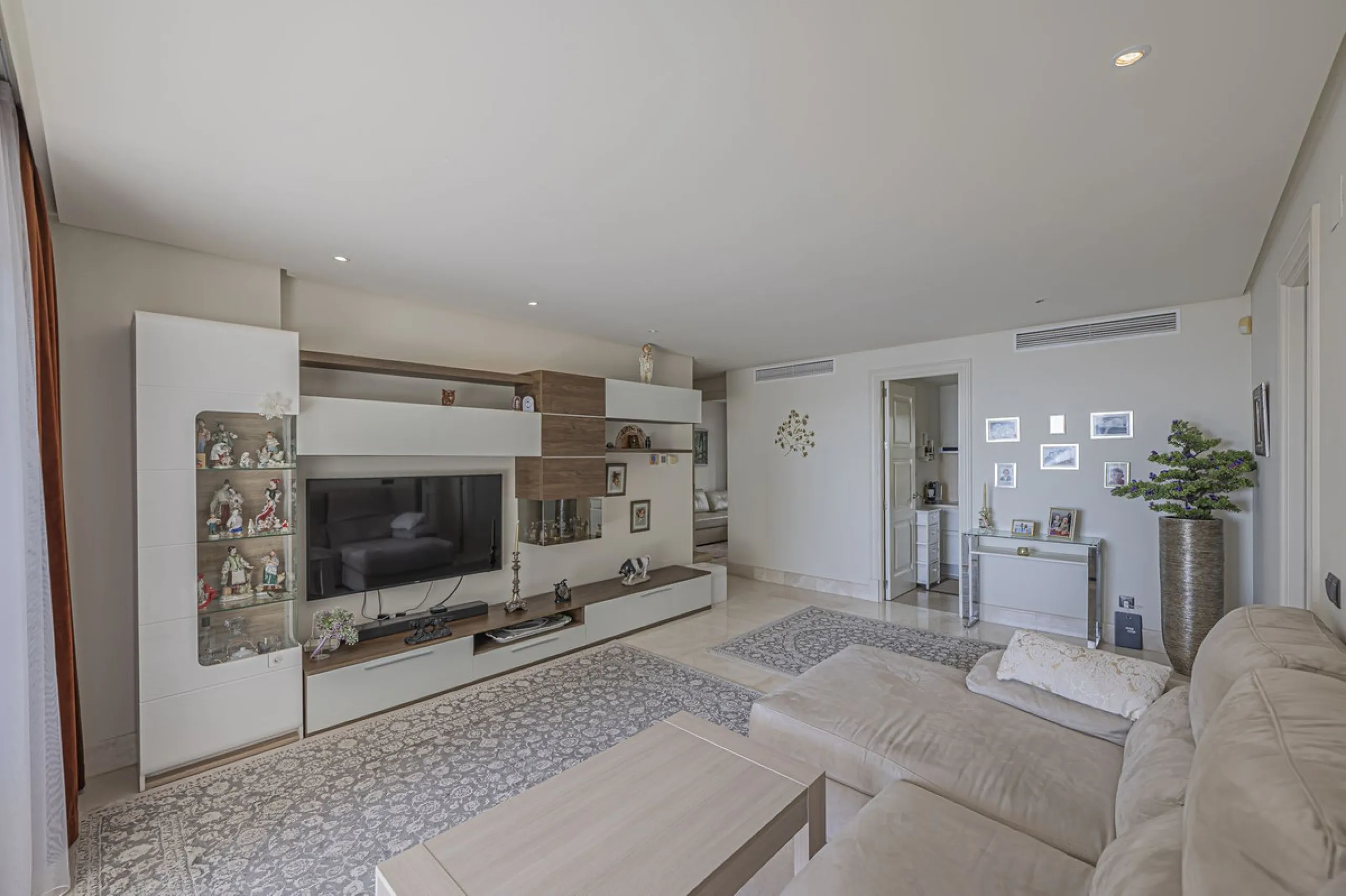 LUXURY BEACHFRONT PROPERTY WITH UNFINISHED SEA VIEWS