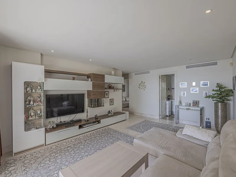 LUXURY BEACHFRONT PROPERTY WITH UNFINISHED SEA VIEWS