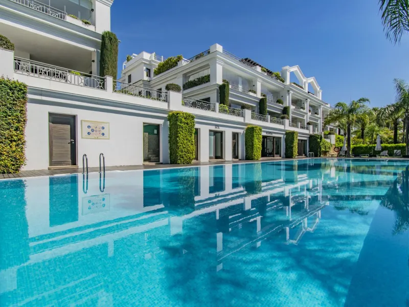 LUXURY BEACHFRONT PROPERTY WITH UNFINISHED SEA VIEWS