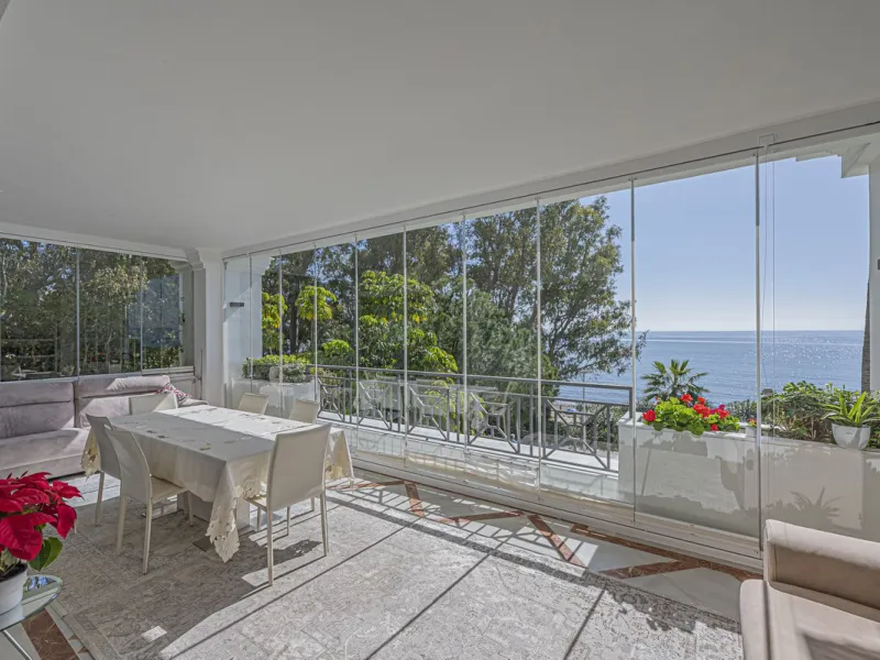 LUXURY BEACHFRONT PROPERTY WITH UNFINISHED SEA VIEWS