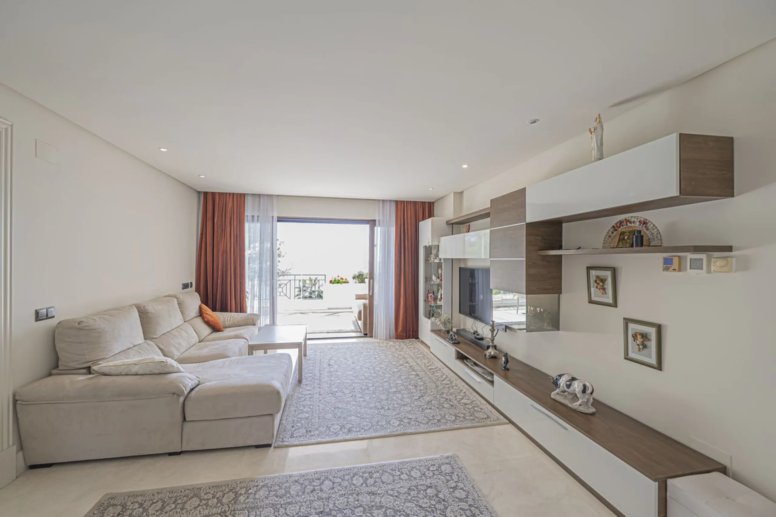 LUXURY BEACHFRONT PROPERTY WITH UNFINISHED SEA VIEWS