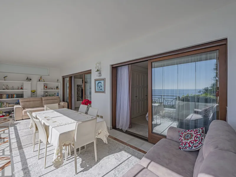 LUXURY BEACHFRONT PROPERTY WITH UNFINISHED SEA VIEWS