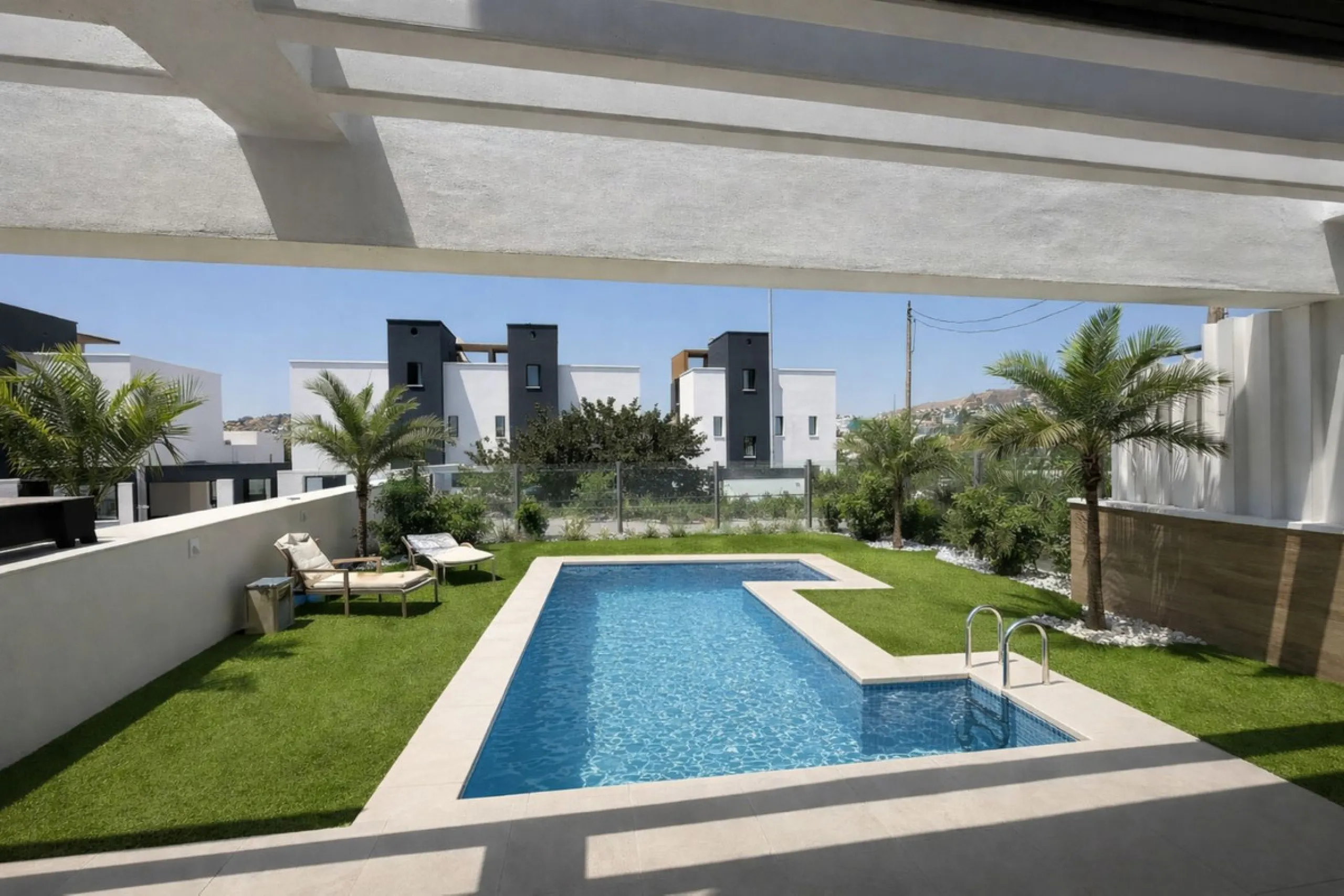 Welcome to this stunning detached villa, located on the New Golden Mile within the exclusive Serene Atalaya development in Estepona (Málaga), one of the most prestigious and sought-after residential areas on the Costa del Sol. This prime location is renow