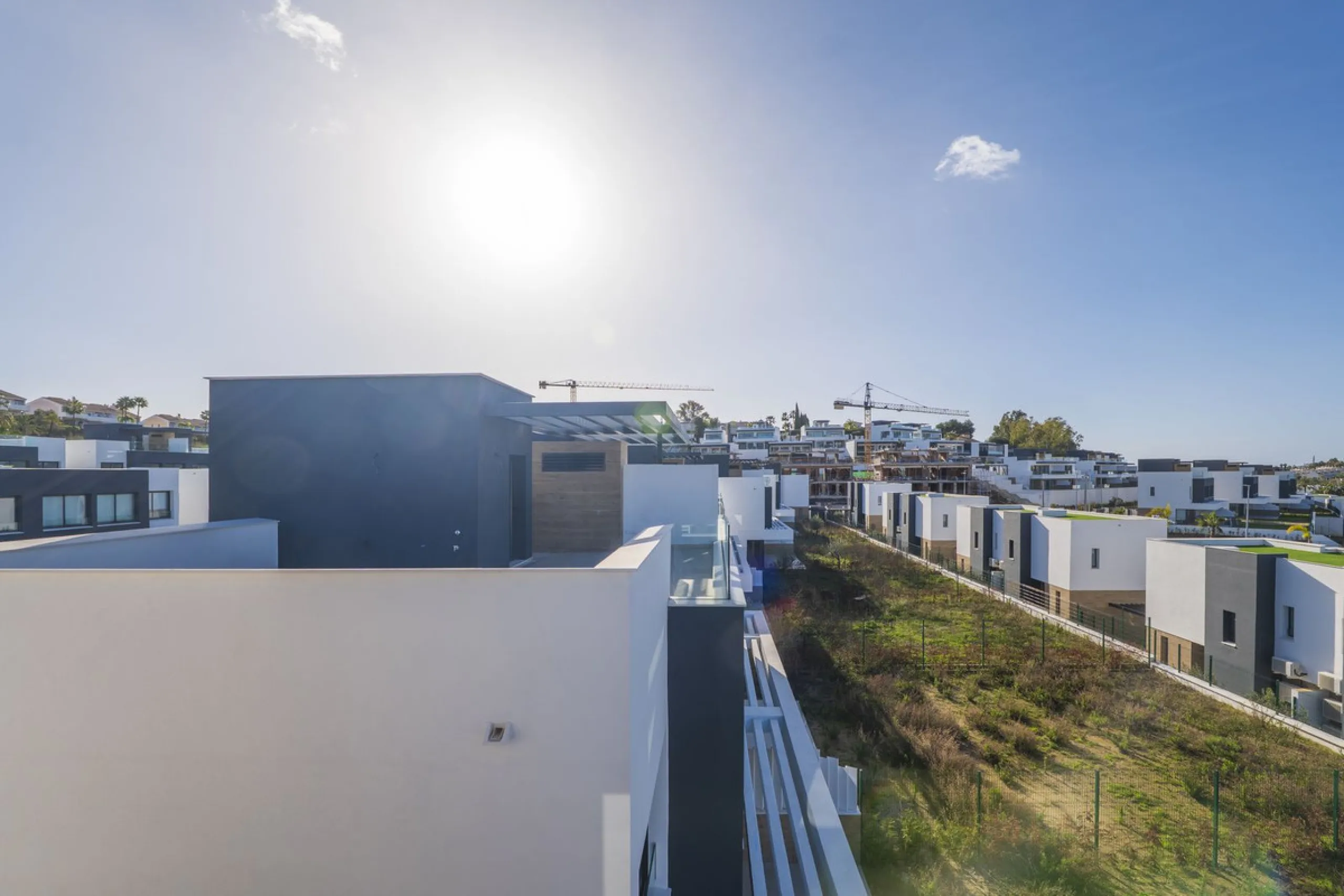 Welcome to this stunning detached villa, located on the New Golden Mile within the exclusive Serene Atalaya development in Estepona (Málaga), one of the most prestigious and sought-after residential areas on the Costa del Sol. This prime location is renow