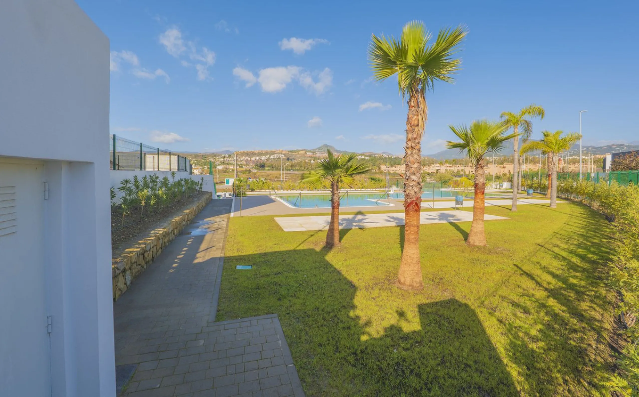 Welcome to this stunning detached villa, located on the New Golden Mile within the exclusive Serene Atalaya development in Estepona (Málaga), one of the most prestigious and sought-after residential areas on the Costa del Sol. This prime location is renow