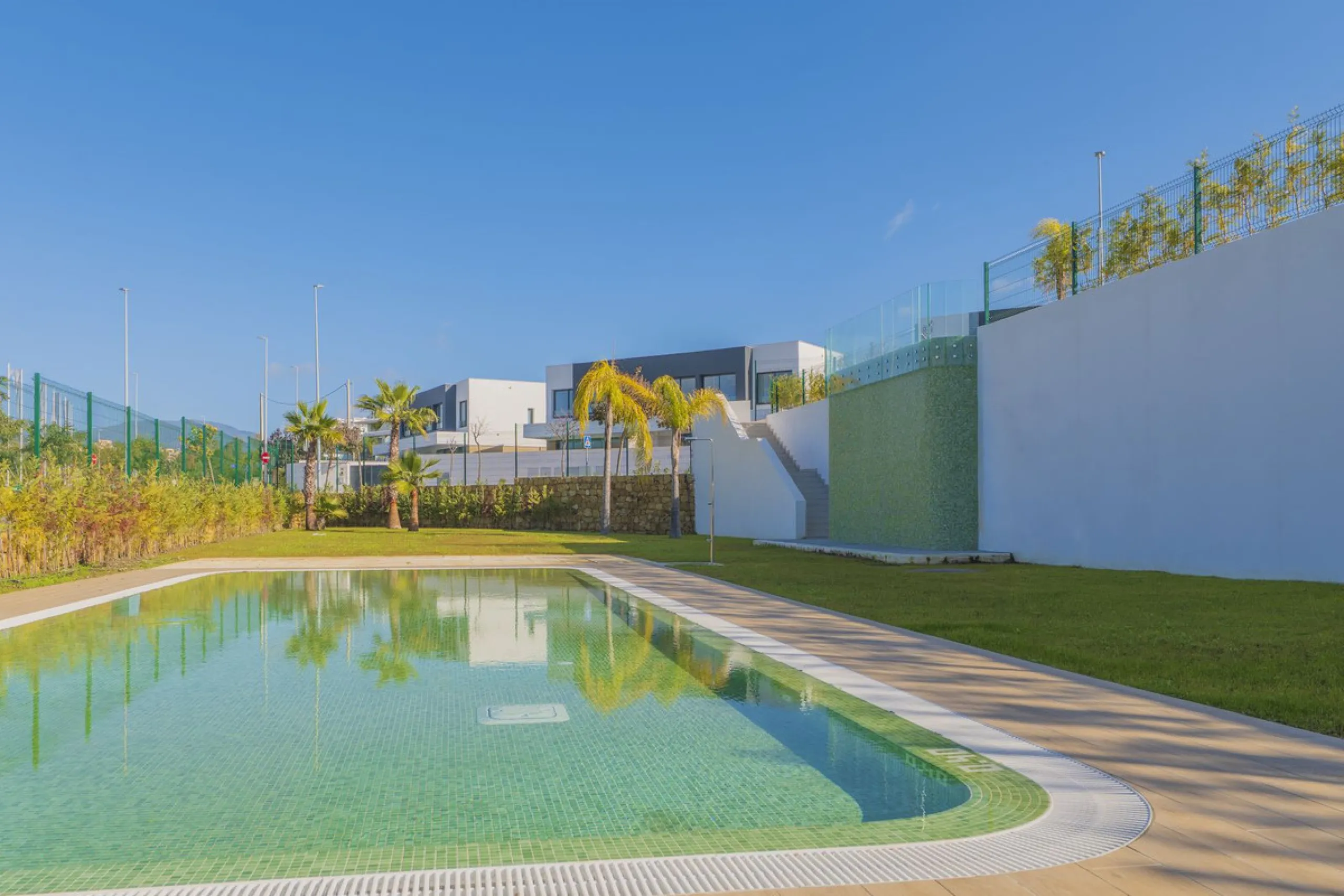 Welcome to this stunning detached villa, located on the New Golden Mile within the exclusive Serene Atalaya development in Estepona (Málaga), one of the most prestigious and sought-after residential areas on the Costa del Sol. This prime location is renow