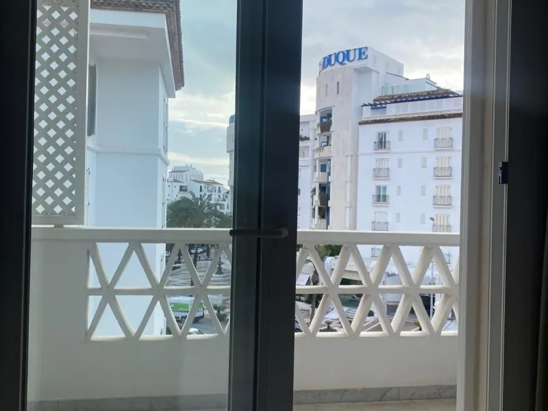 Apartment - Middle Floor Apartment в продаже в Marbella, Málaga. В доме 2 спален и 3 ванных комнат. Площадь дома 145 м²