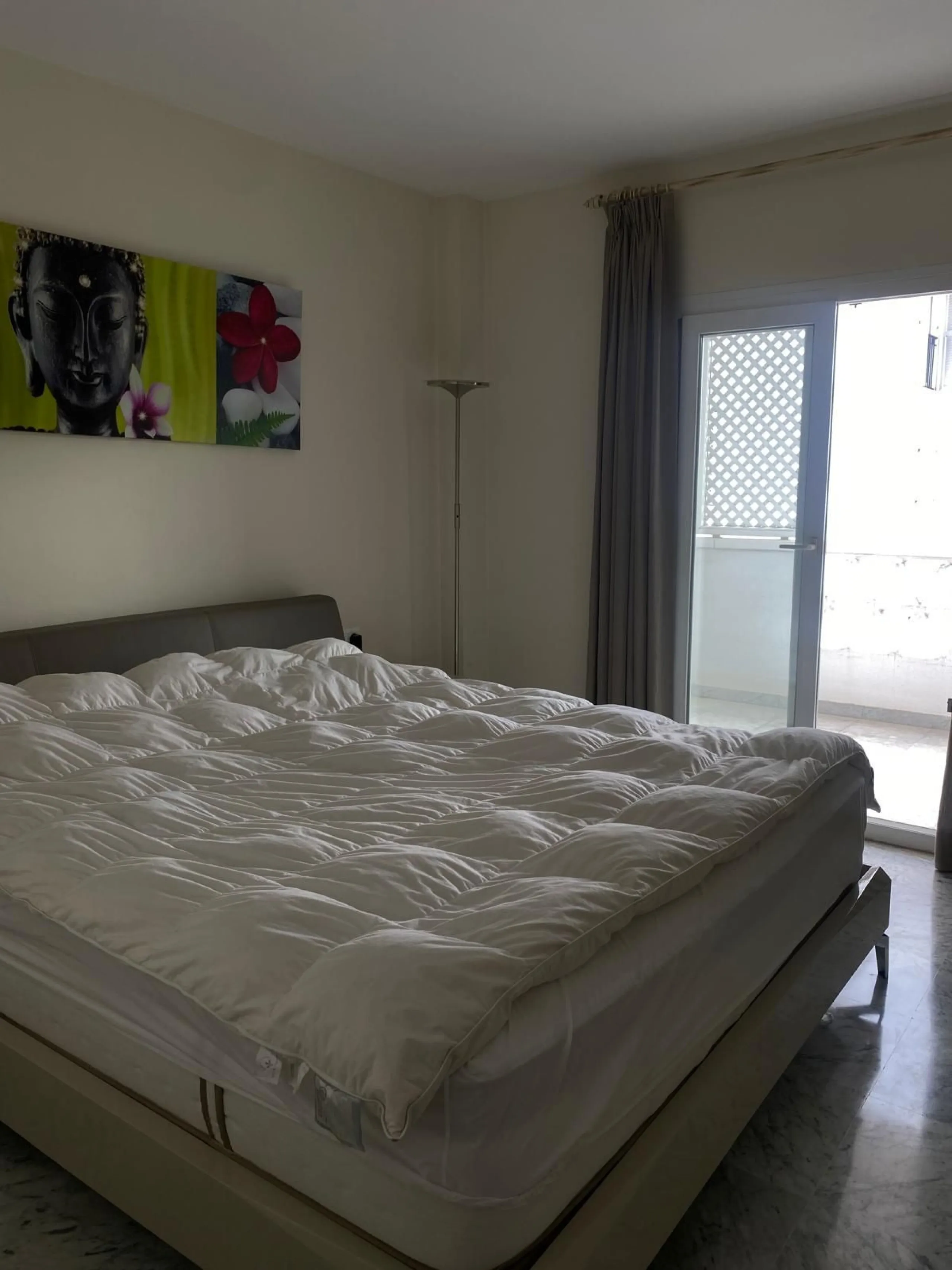 Apartment - Middle Floor Apartment в продаже в Marbella, Málaga. В доме 2 спален и 3 ванных комнат. Площадь дома 145 м²
